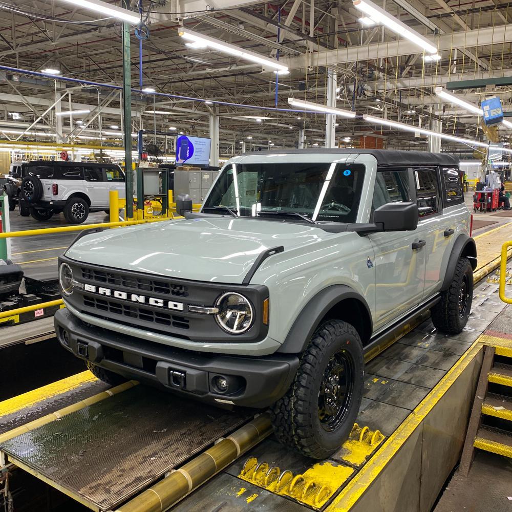 Ford Bronco 🛠 12/20/21 Build Week Group 1642603812154