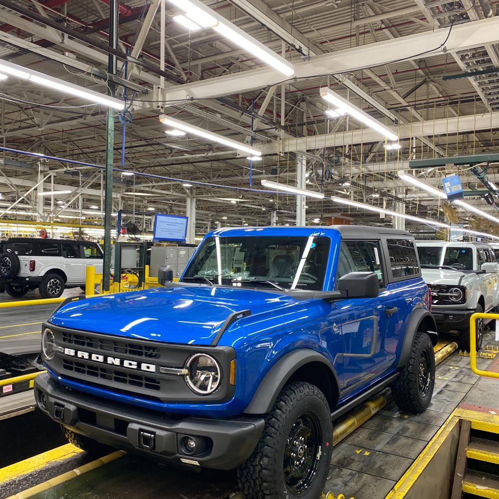 Ford Bronco 🛠 1/3/22 Build Week Group image