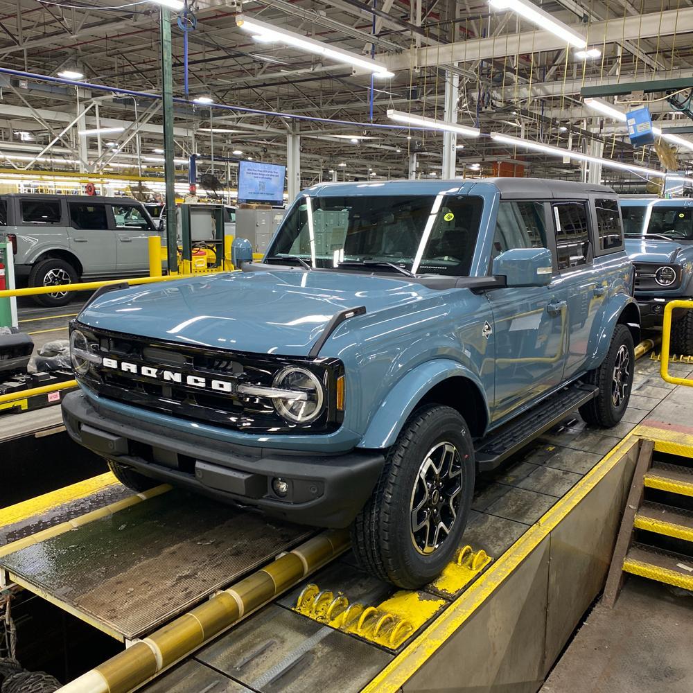Ford Bronco 🛠 1/3/22 Build Week Group image (1)