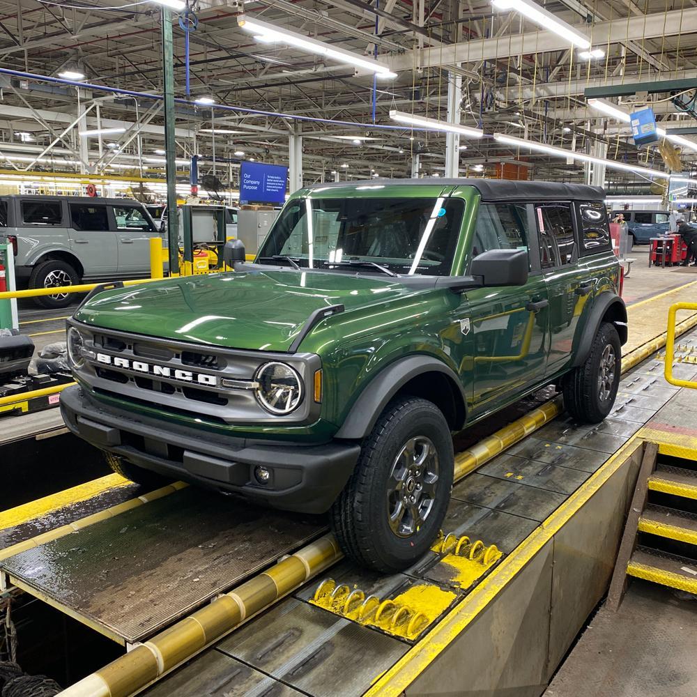 Ford Bronco ERUPTION GREEN Bronco Club image (1)
