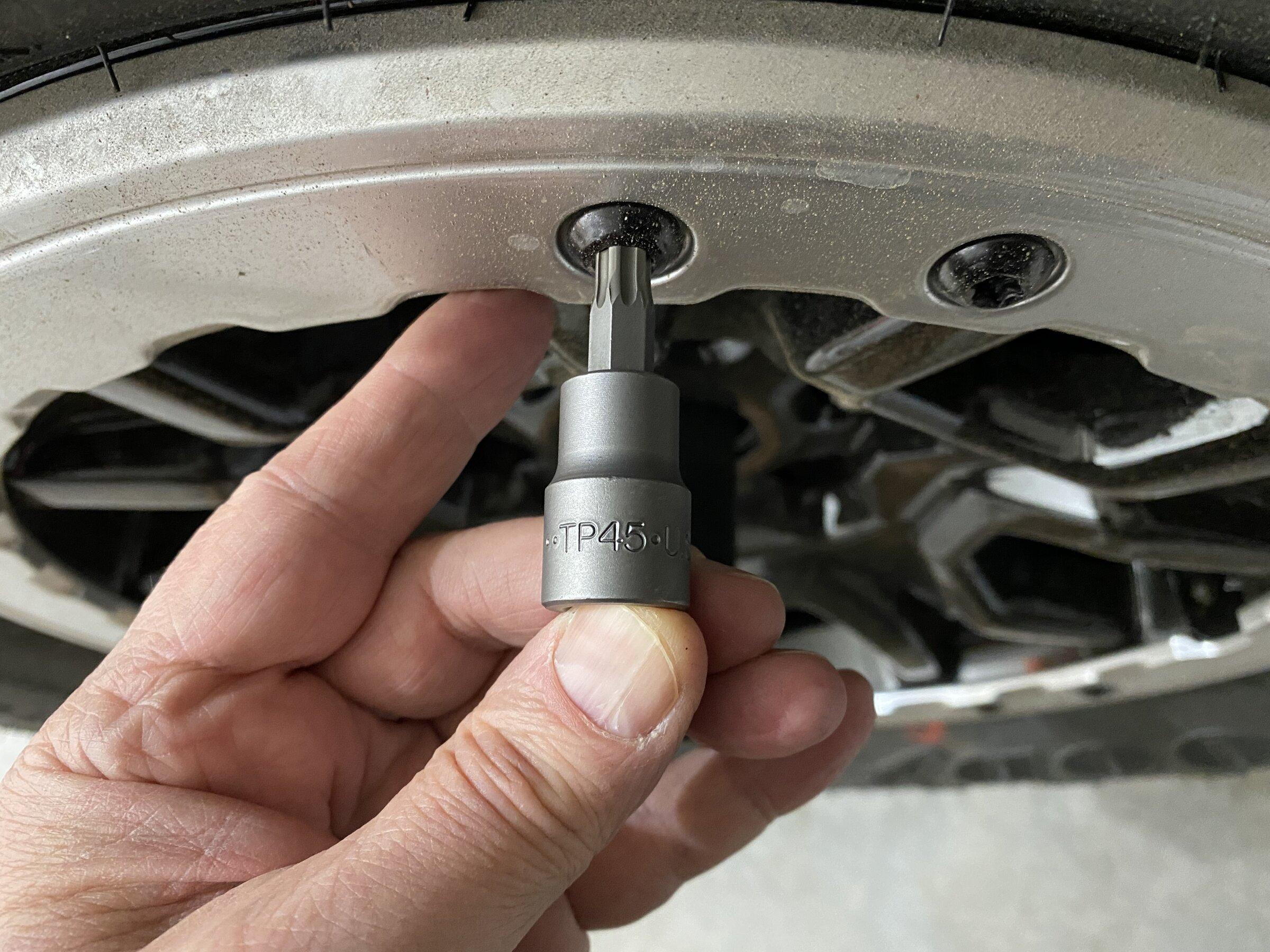 Ford Bronco Driving without bedlock beauty rings installed? And torx bolt size? F06D10BB-237C-4DFF-8473-BEA50A02C5C6