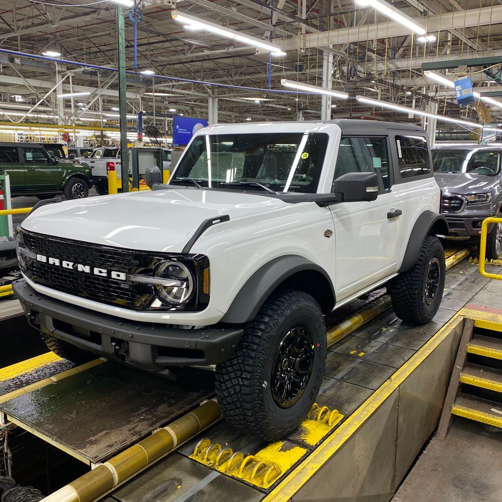 Ford Bronco 🛠 1/3/22 Build Week Group image