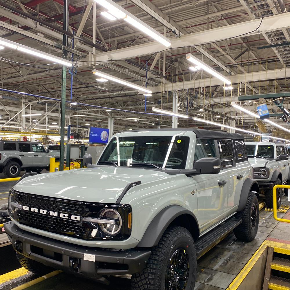Ford Bronco 🛠 1/3/22 Build Week Group image