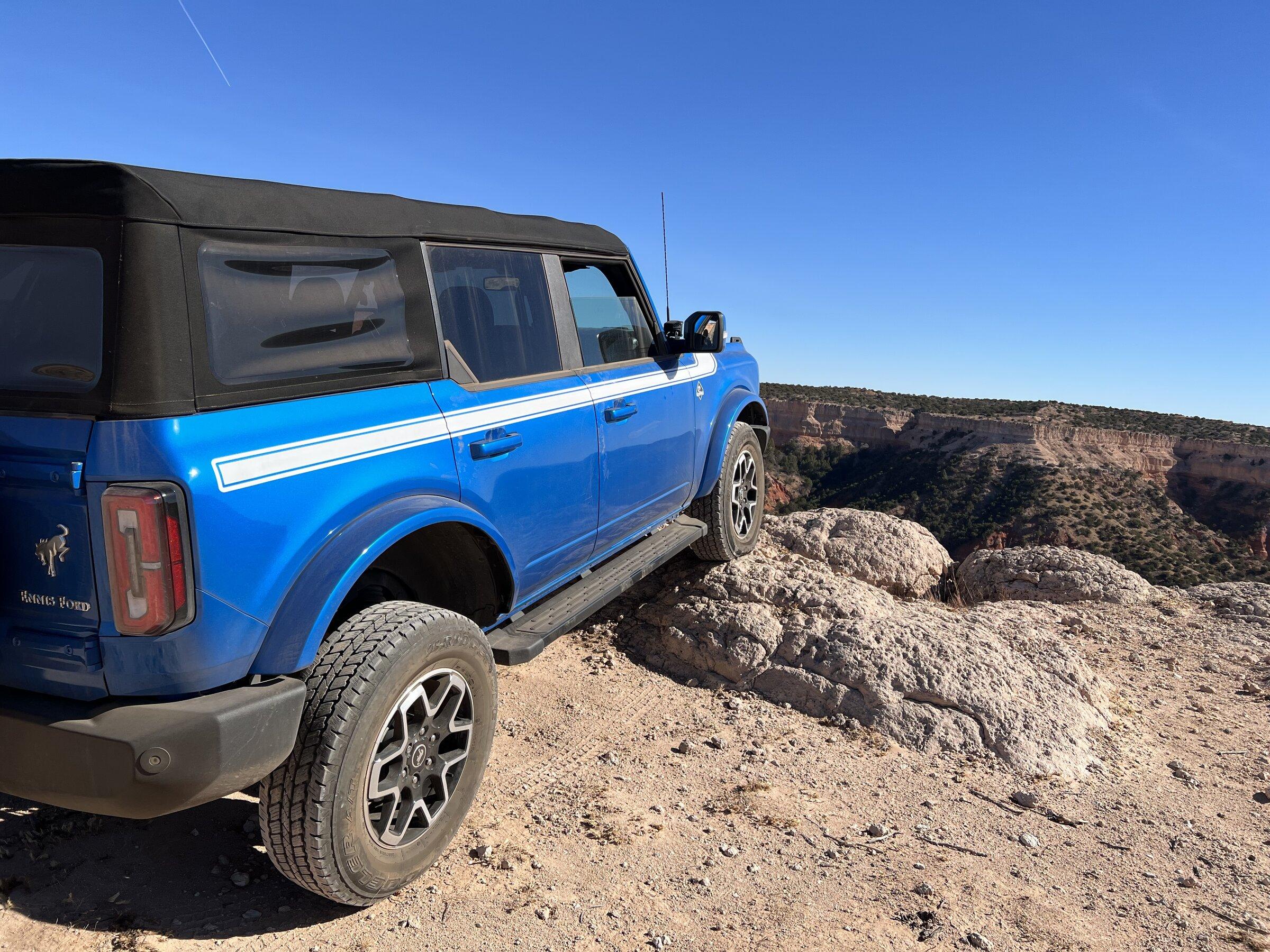 Ford Bronco VELOCITY BLUE Bronco Club AE59774D-C32B-43E7-9234-CDC562BFBB51
