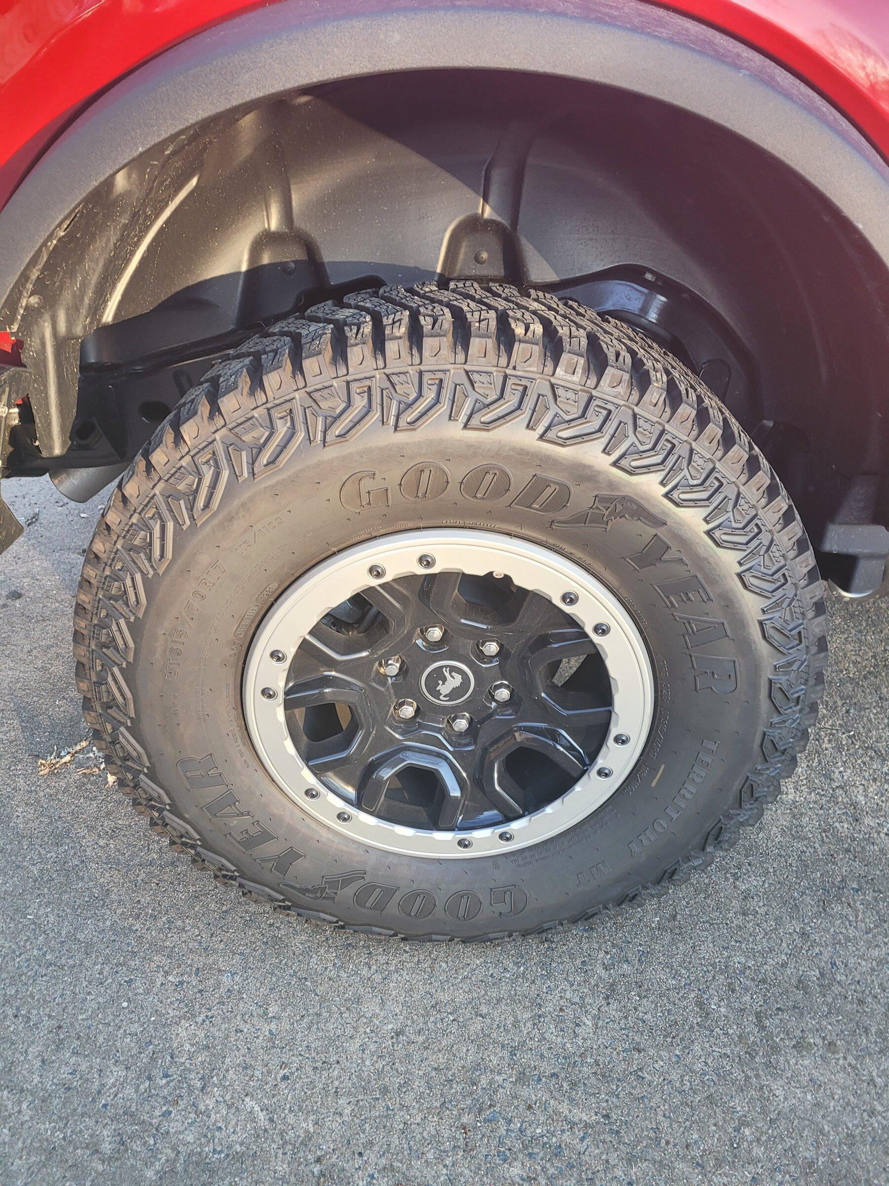 Ford Bronco Rapid Red Base Sasquatch 20220117_164006