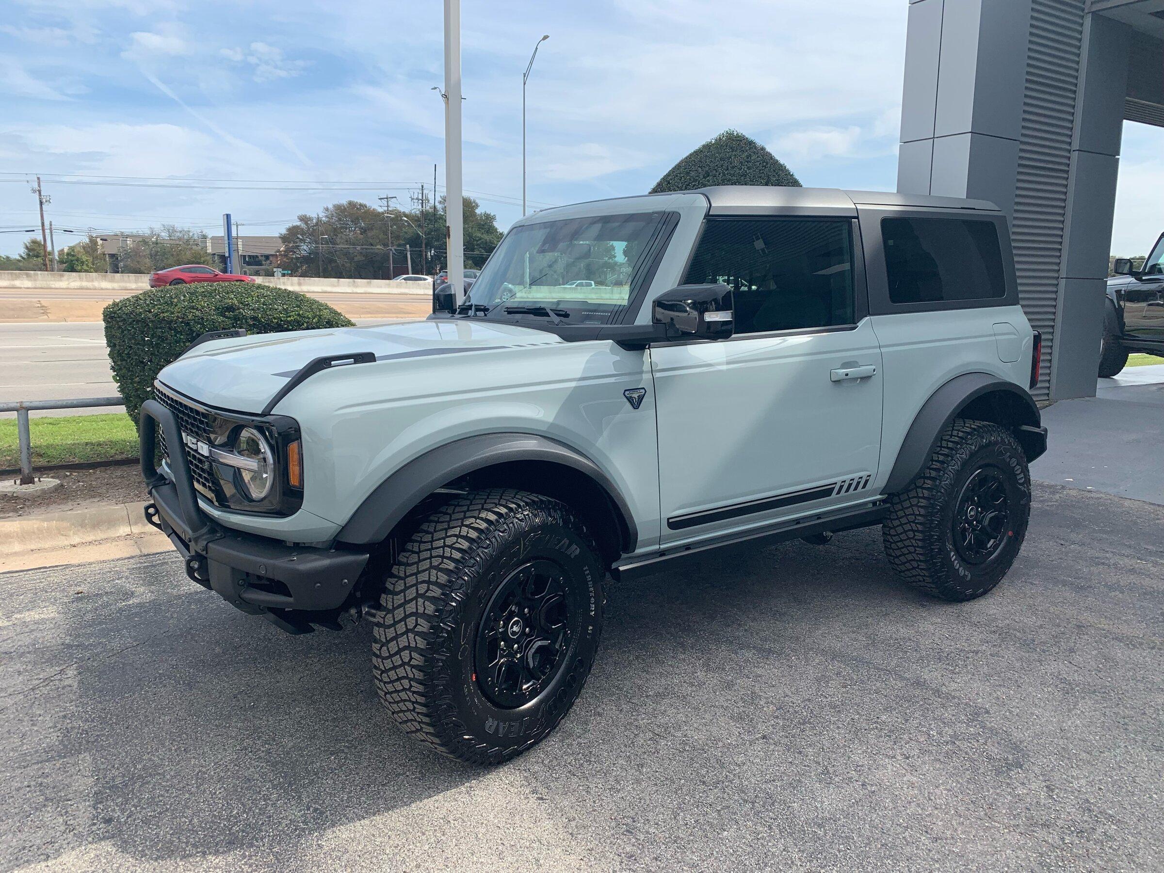 Ford Bronco CACTUS GRAY Bronco Club 39975139-90AE-45CA-A7BE-E95D28855CEE