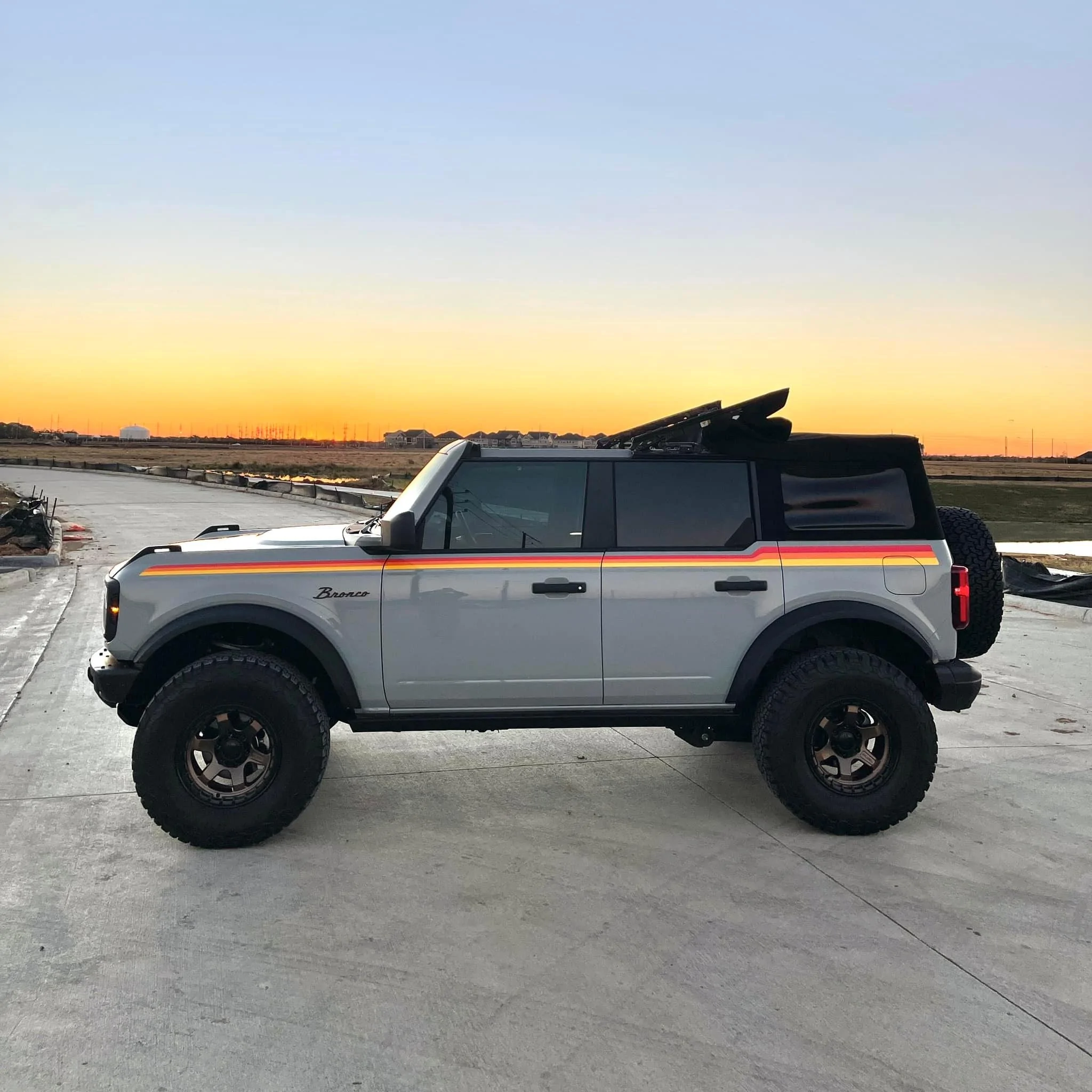 Ford Bronco CACTUS GRAY Bronco Club 271996360_10160075392161458_4723451328910685978_n