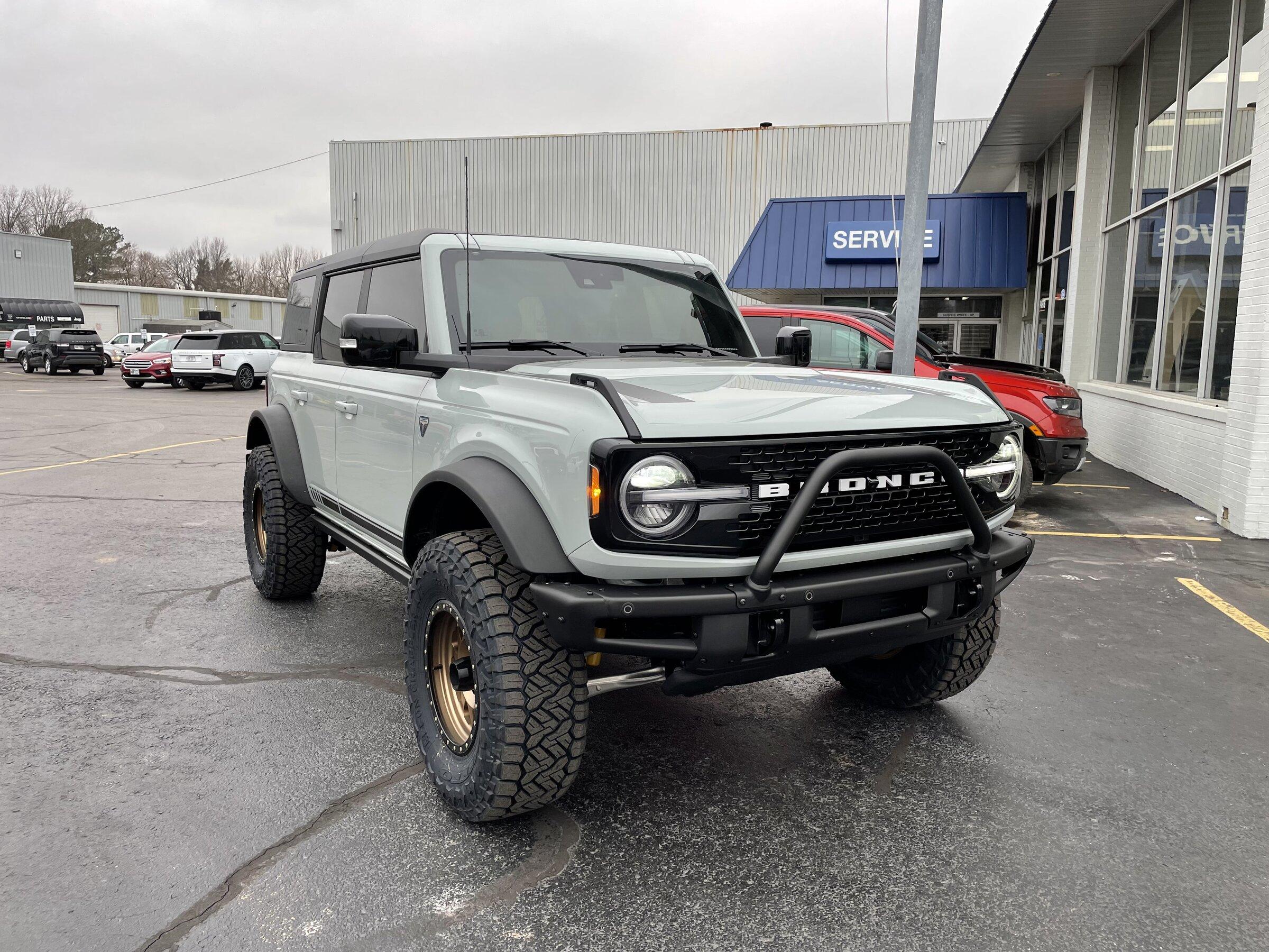 Ford Bronco CACTUS GRAY Bronco Club F5728635-EE29-46EB-B632-A311F705368B
