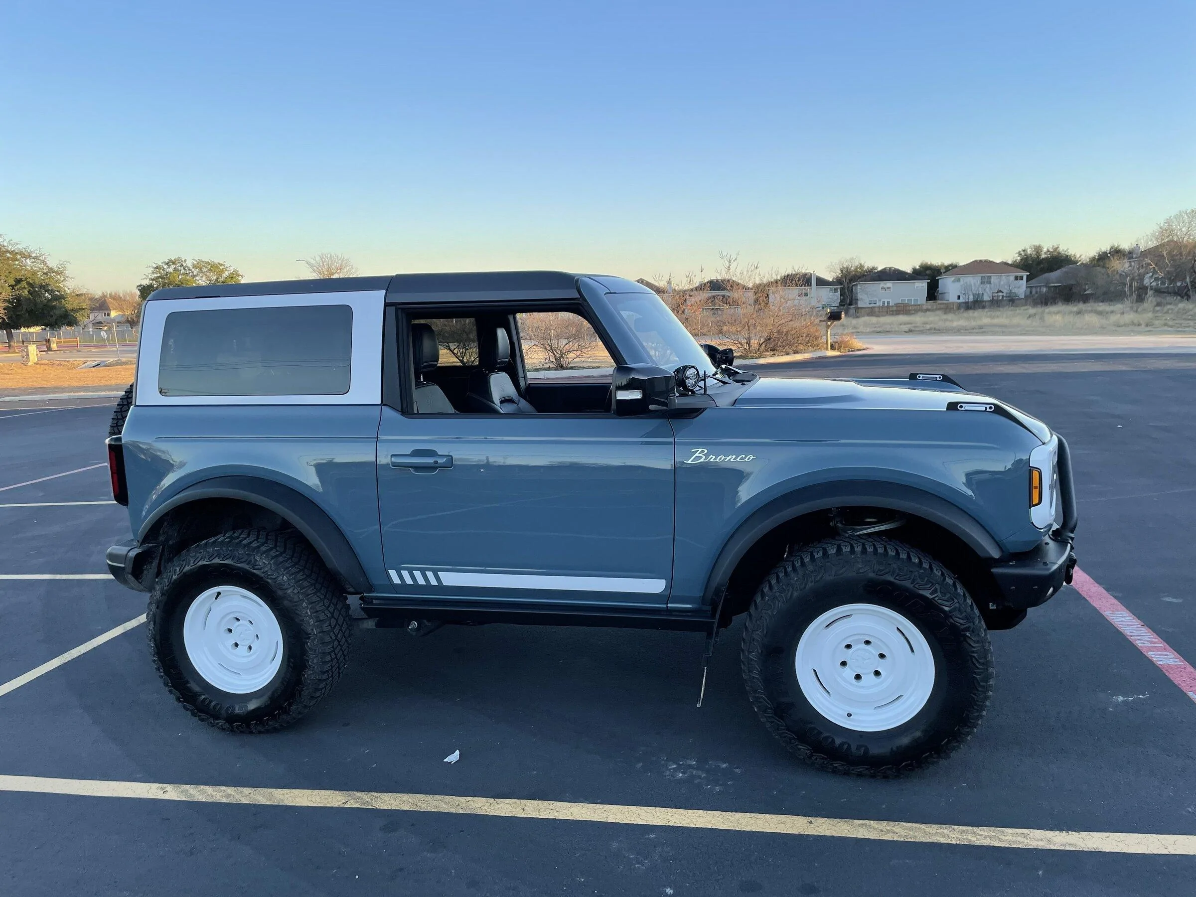 Ford Bronco MIC Top 2.0 Professional White Vinyl Wrap DONE 4C6C5E5D-38F8-40BD-8518-2E22C86FB479
