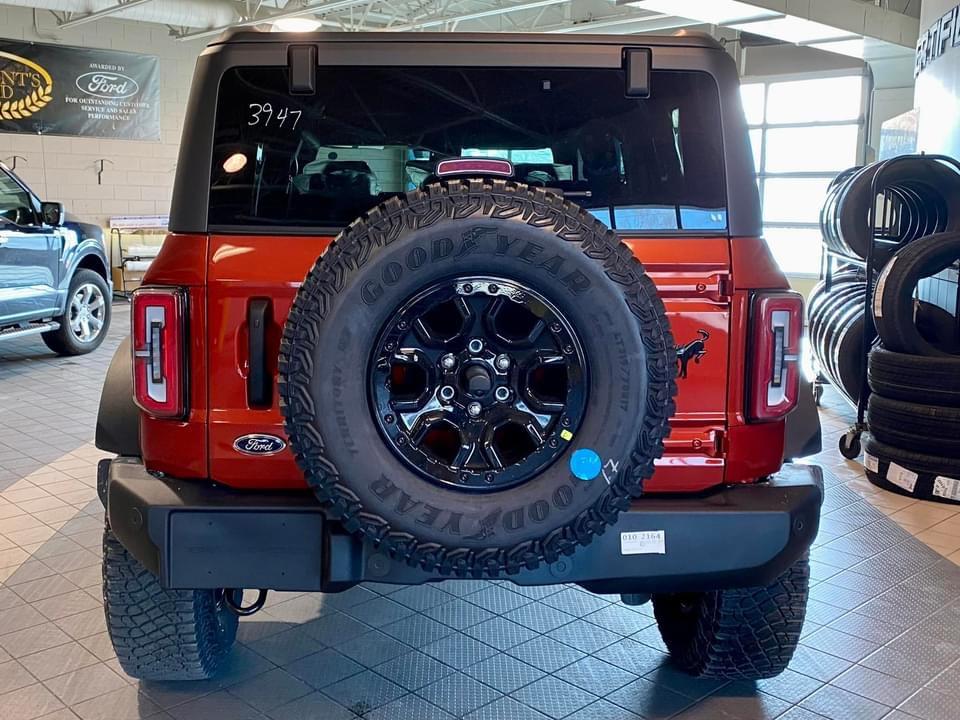 Ford Bronco Wow my Hot Pepper Red Bronco came in a week early 😎 875adf3c-8102-4abd-8b2a-996a045bedaa-jpe