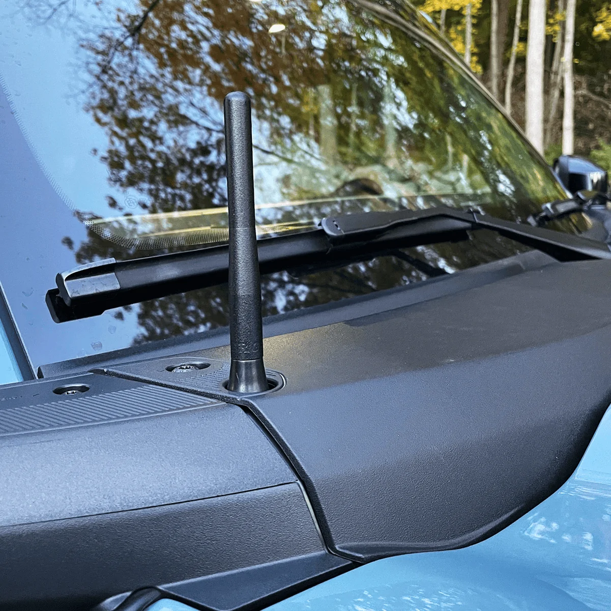 Ford Bronco What's everyone doing with their antenna? 1642721436270