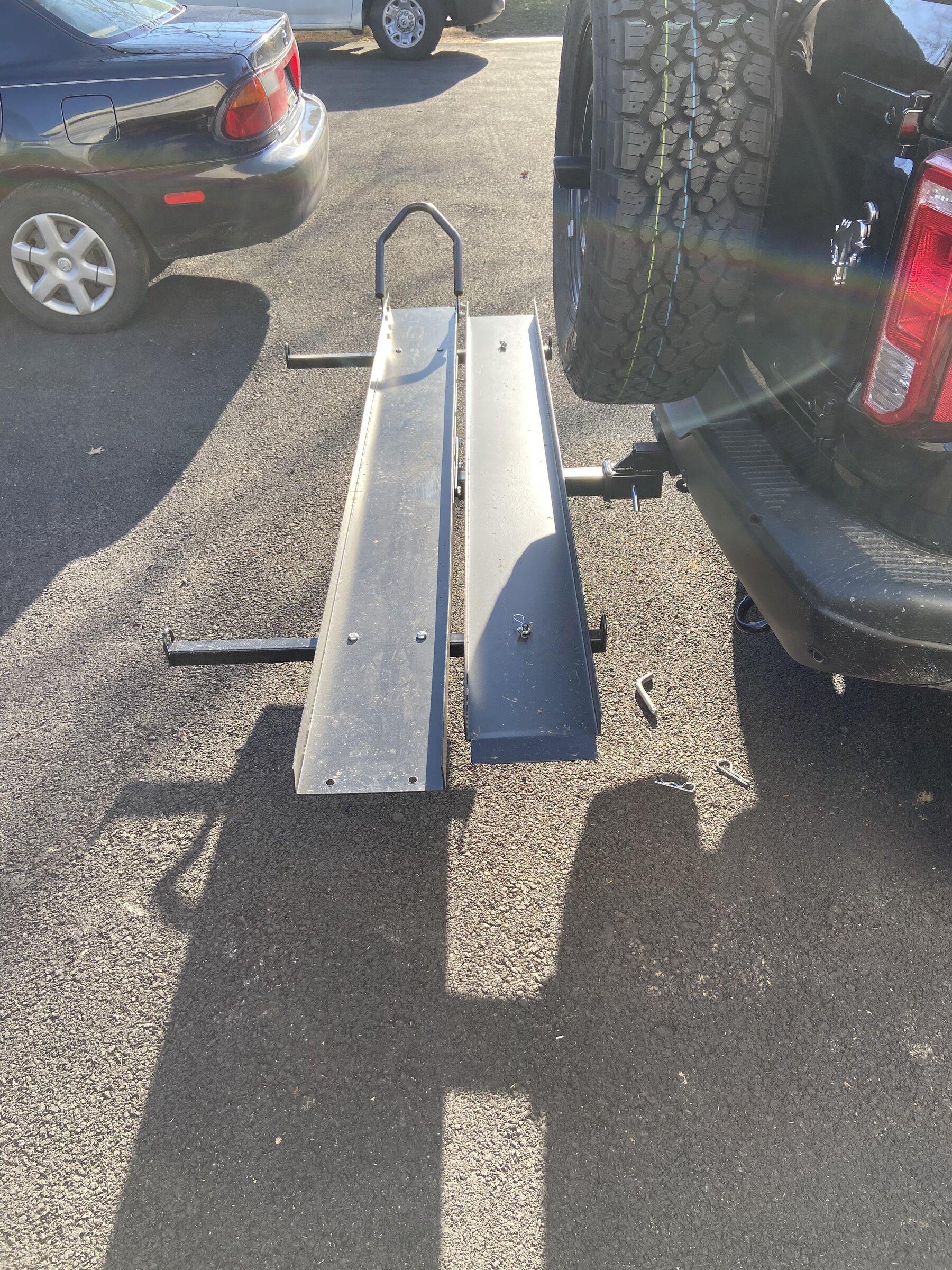 Ford Bronco Cargo hitch/motorcycle carrier 55107A22-AC7A-4F5F-B670-0873A86EA2A8