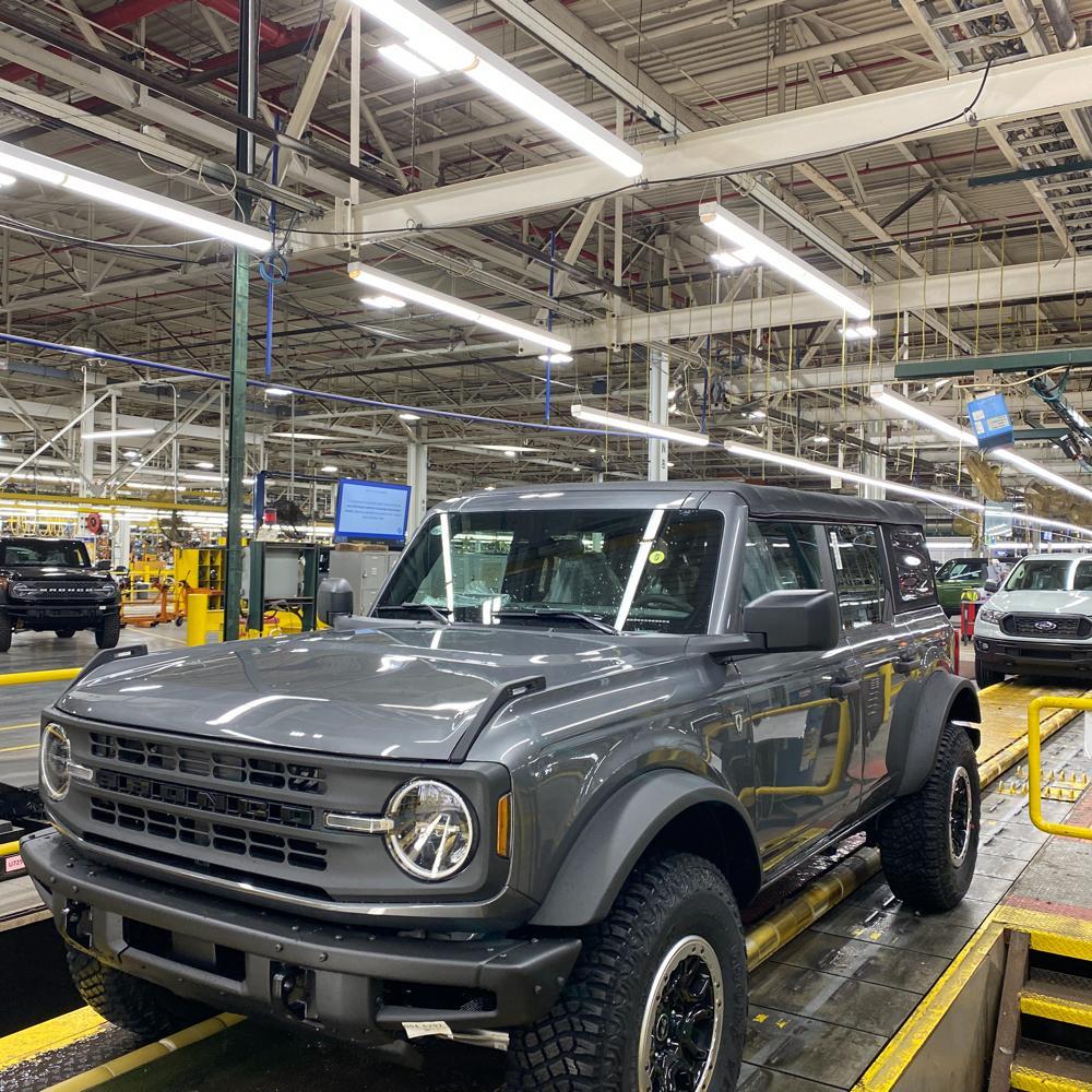 Ford Bronco 🛠 1/3/22 Build Week Group image
