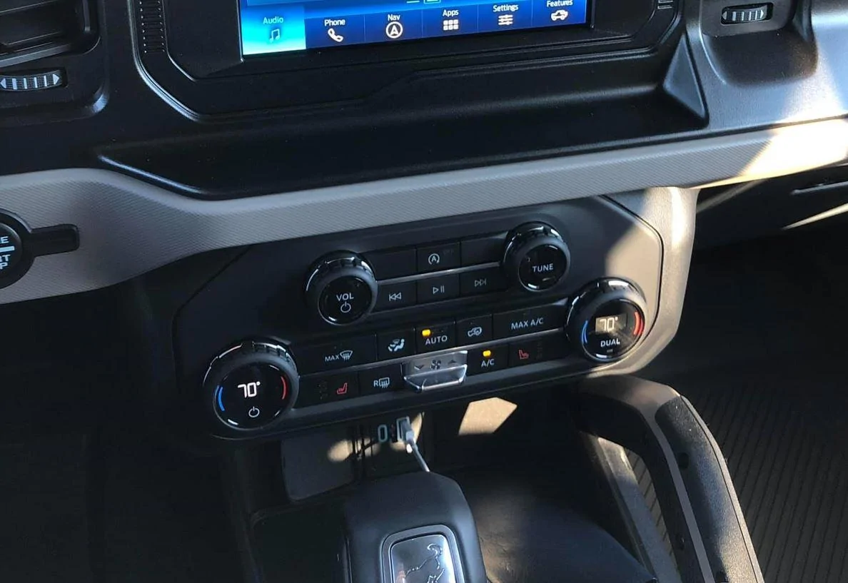 Ford Bronco 2022 Broncos No Longer Have Temperature Setting Displayed on Control Knobs 2021 BB ETCC