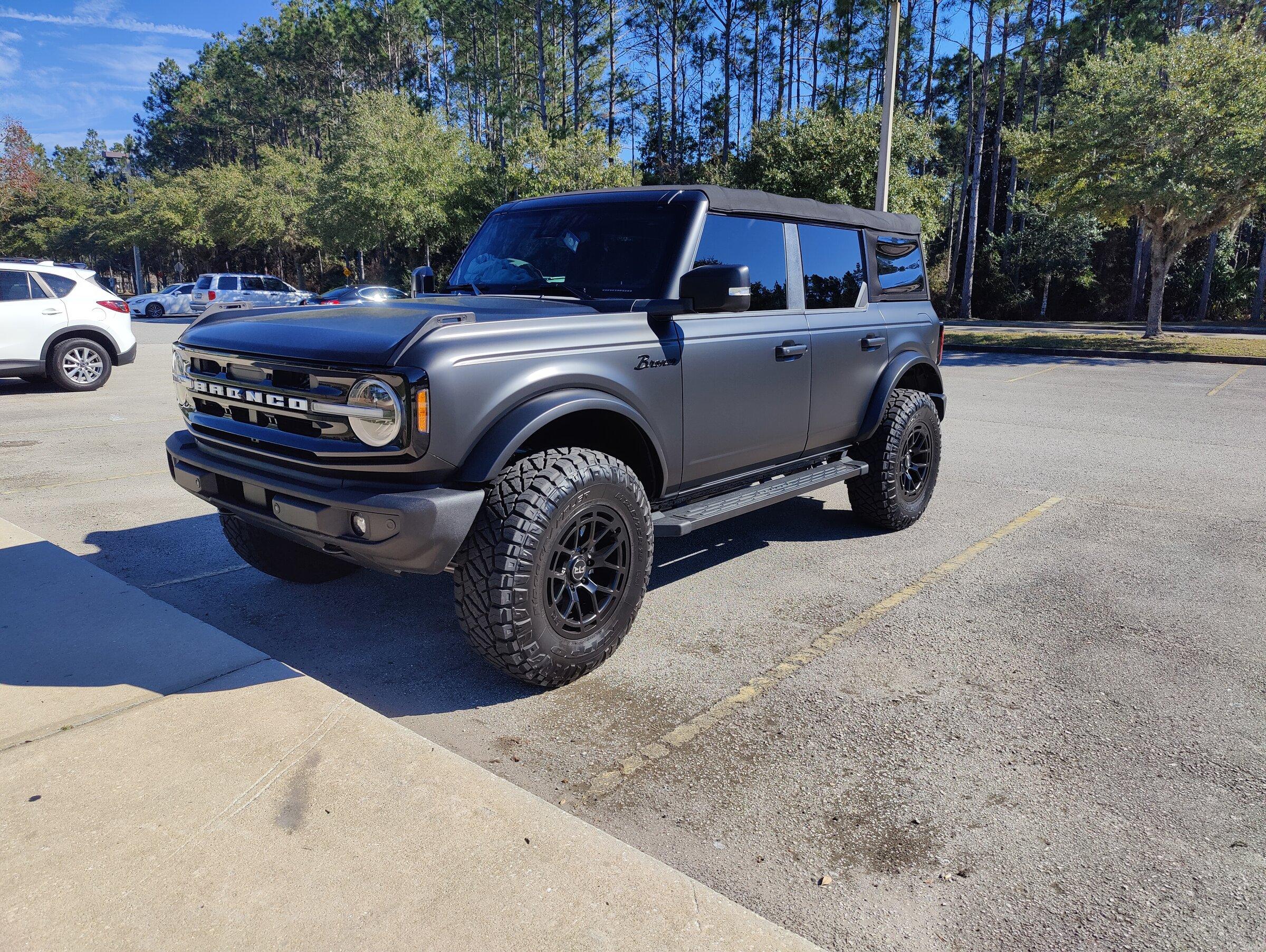 Ford Bronco SHADOW BLACK Bronco Club IMG_20220115_131922