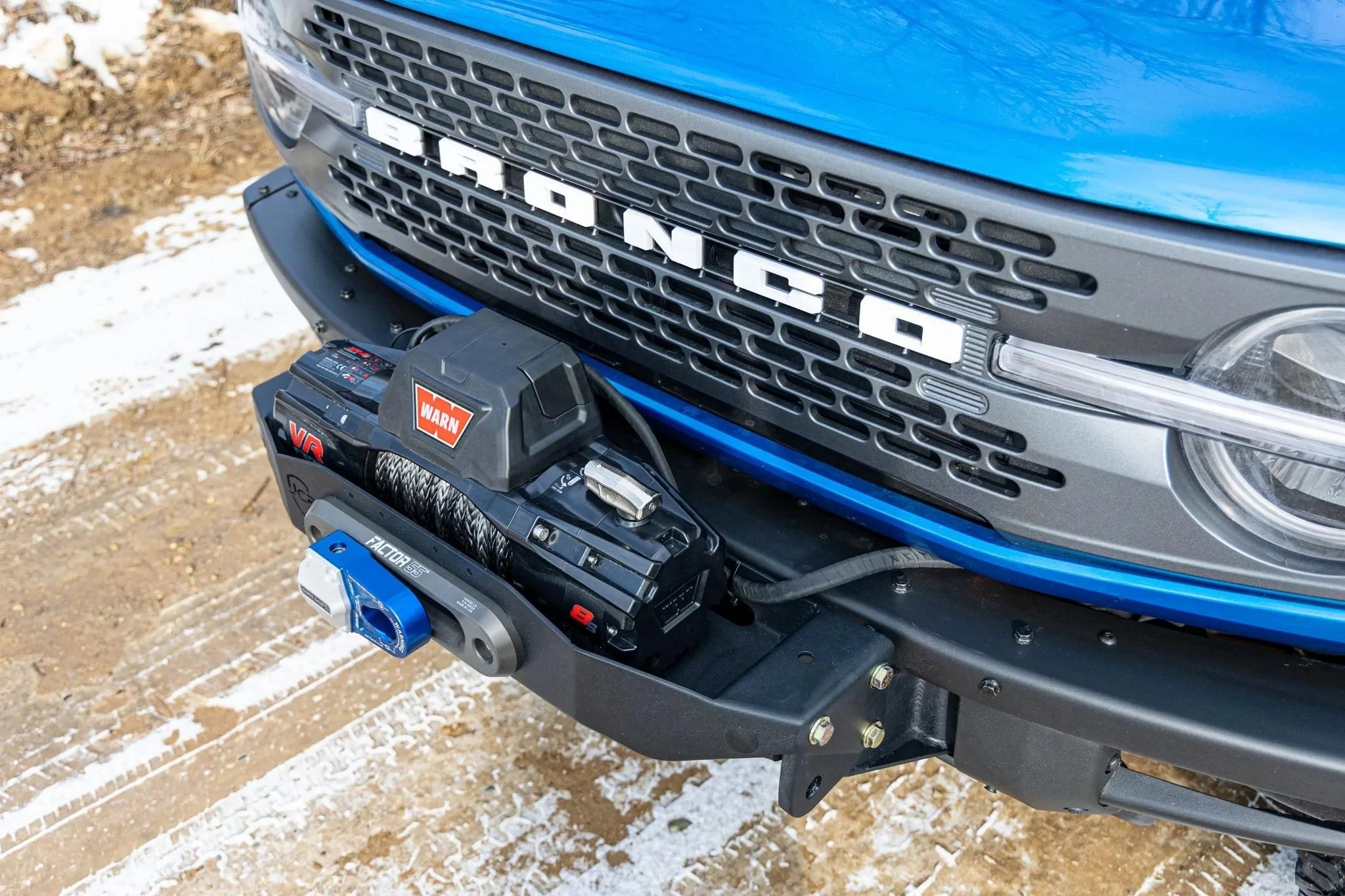 Ford Bronco Winch on modular bumper (Badlands) BR6SB-WP_5~2
