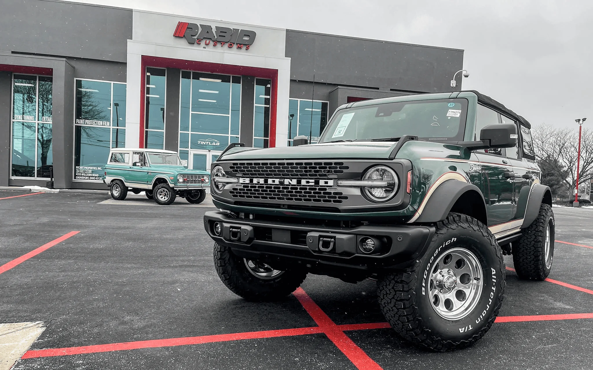 Ford Bronco ERUPTION GREEN Bronco Club 1642796520813