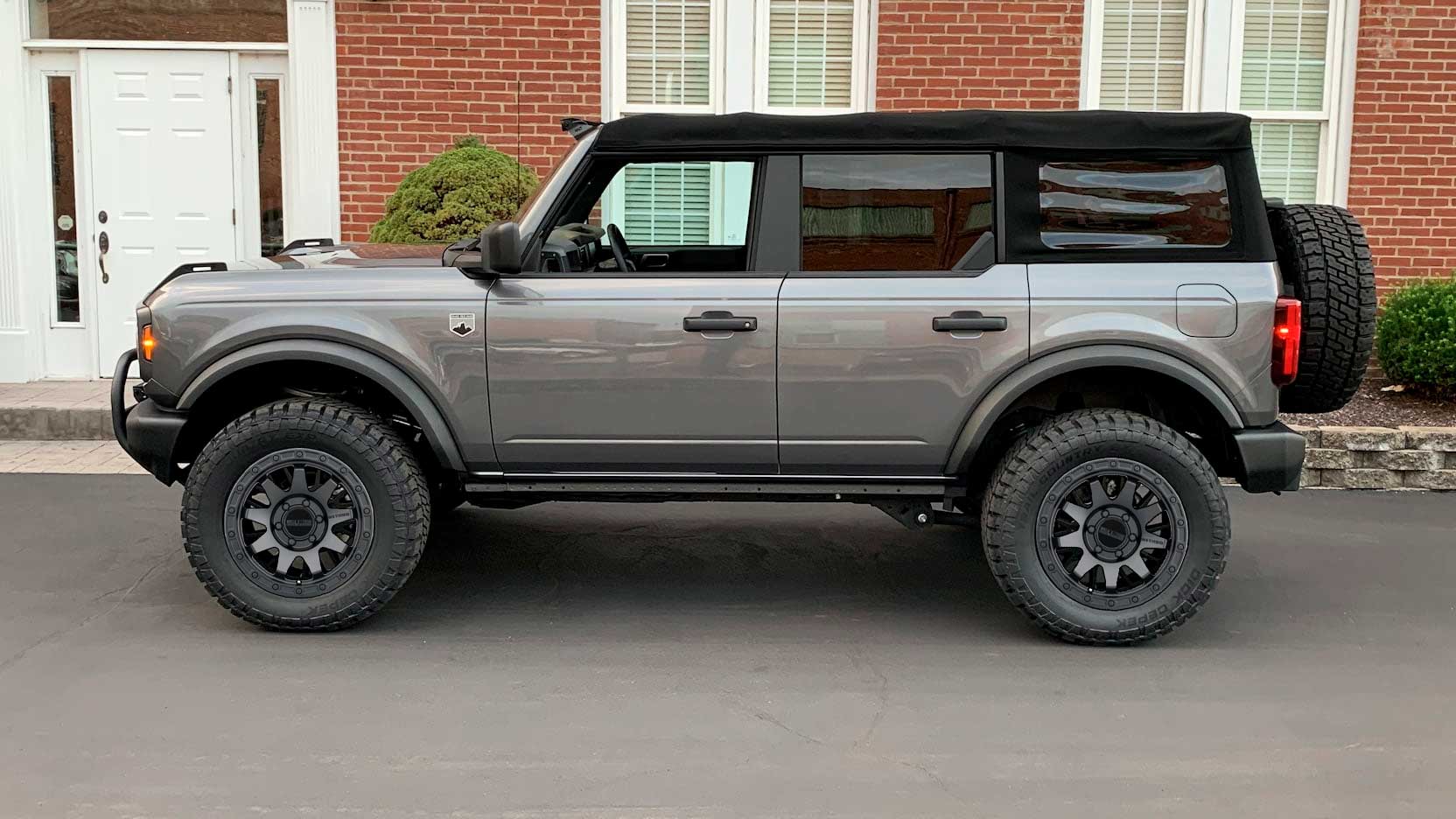 Ford Bronco Show us your installed wheel / tire upgrades here! (Pics) Bronco-rims-test-Method-713-Matte-BLK