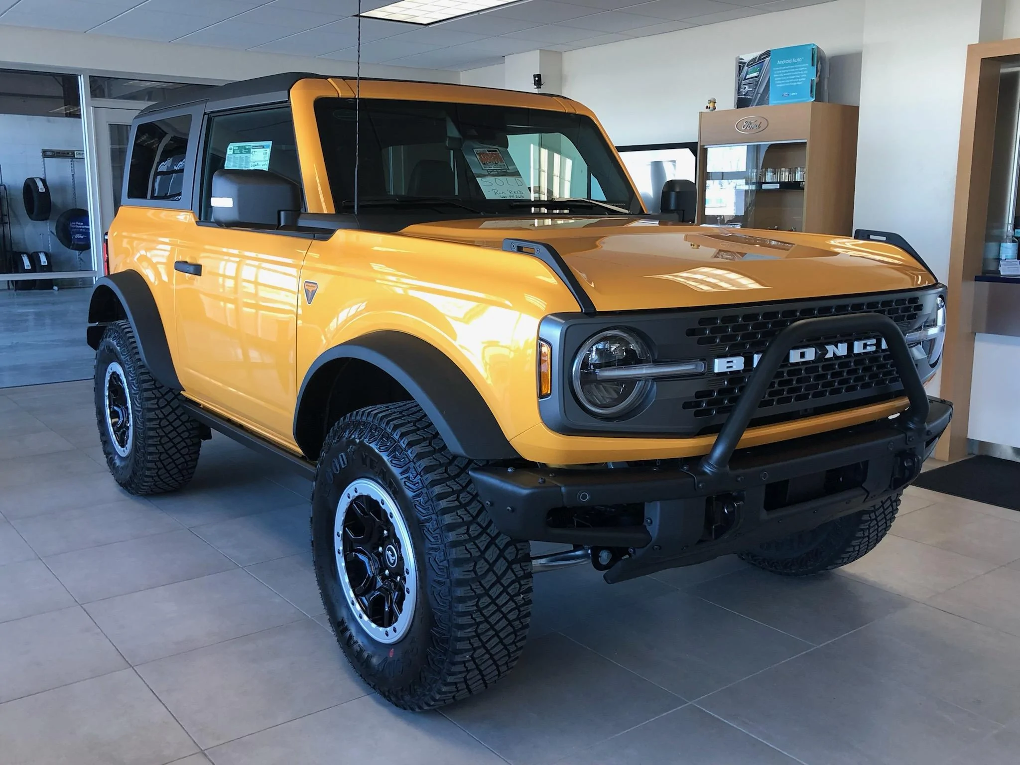 Ford Bronco CYBER ORANGE Bronco Club IMG_0901