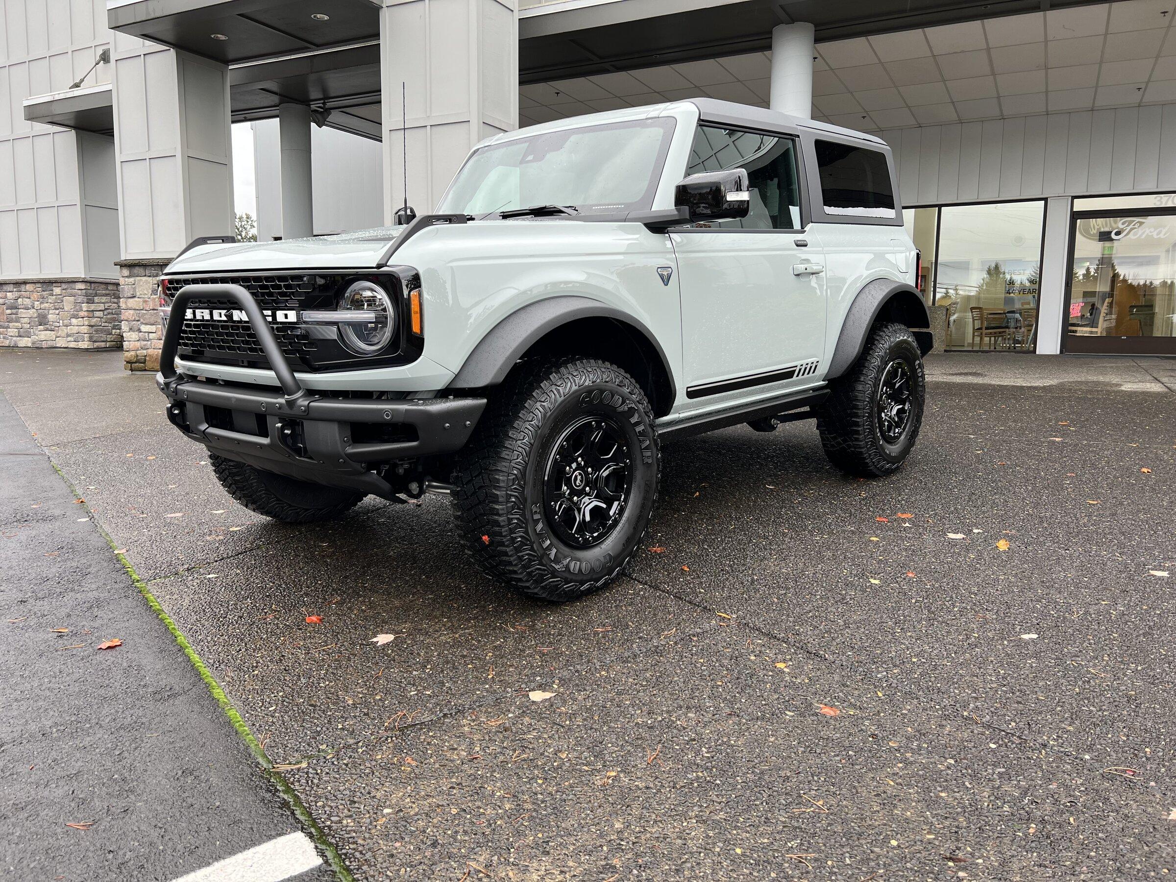 Ford Bronco 2021 2dr Bronco First Edition 408549F8-40CE-4B95-BD09-58AD849F0BFC