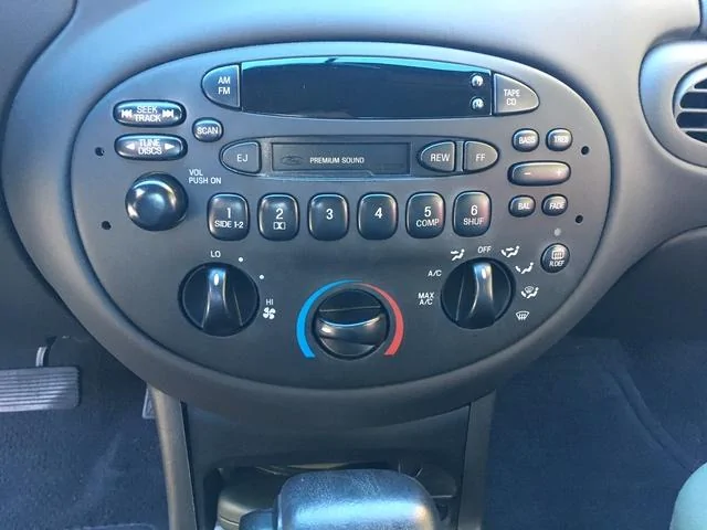 Ford Bronco 2022 Broncos No Longer Have Temperature Setting Displayed on Control Knobs 1642830142637