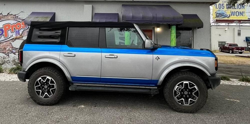 Ford Bronco Outer Banks Retro-Inspired Vinyl Wrap passenger side (2)