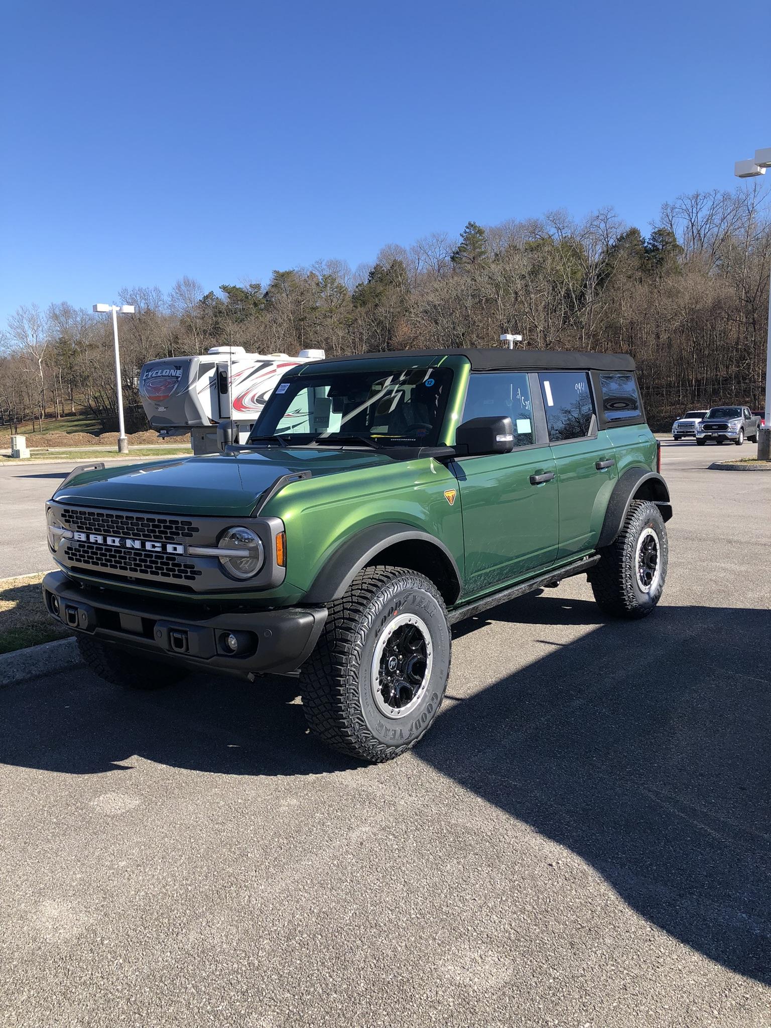 Ford Bronco ERUPTION GREEN Bronco Club 089D5CDA-D7DE-4F3B-8C8C-BC2D18579DFB