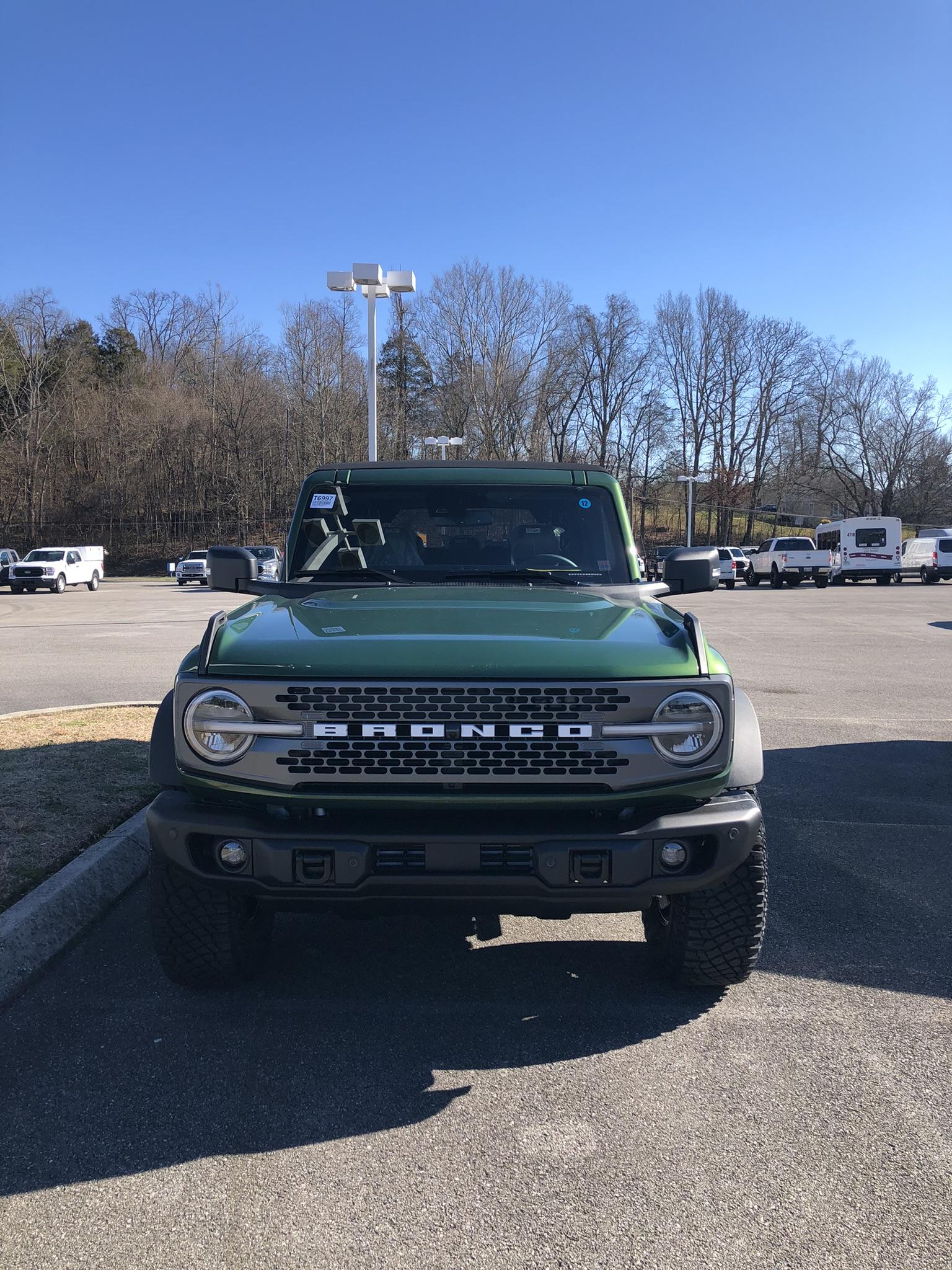 Ford Bronco ERUPTION GREEN Bronco Club 7270D8E9-E402-44DC-AF51-C73C4F6A6CF7