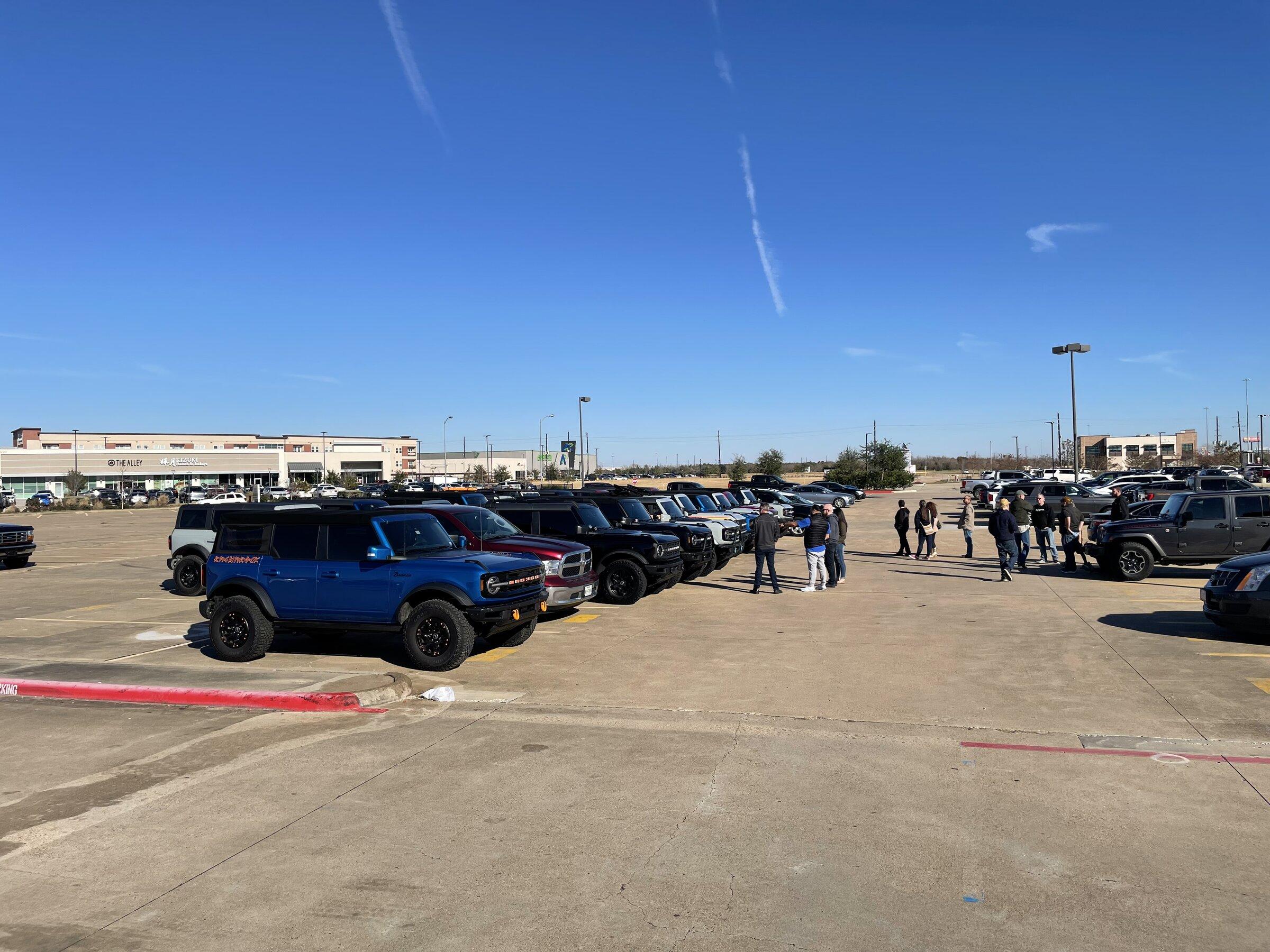 Ford Bronco Houston area meet sees 31 Broncos turn out! B9259923-817F-48E1-88E5-6243FADF2A0E