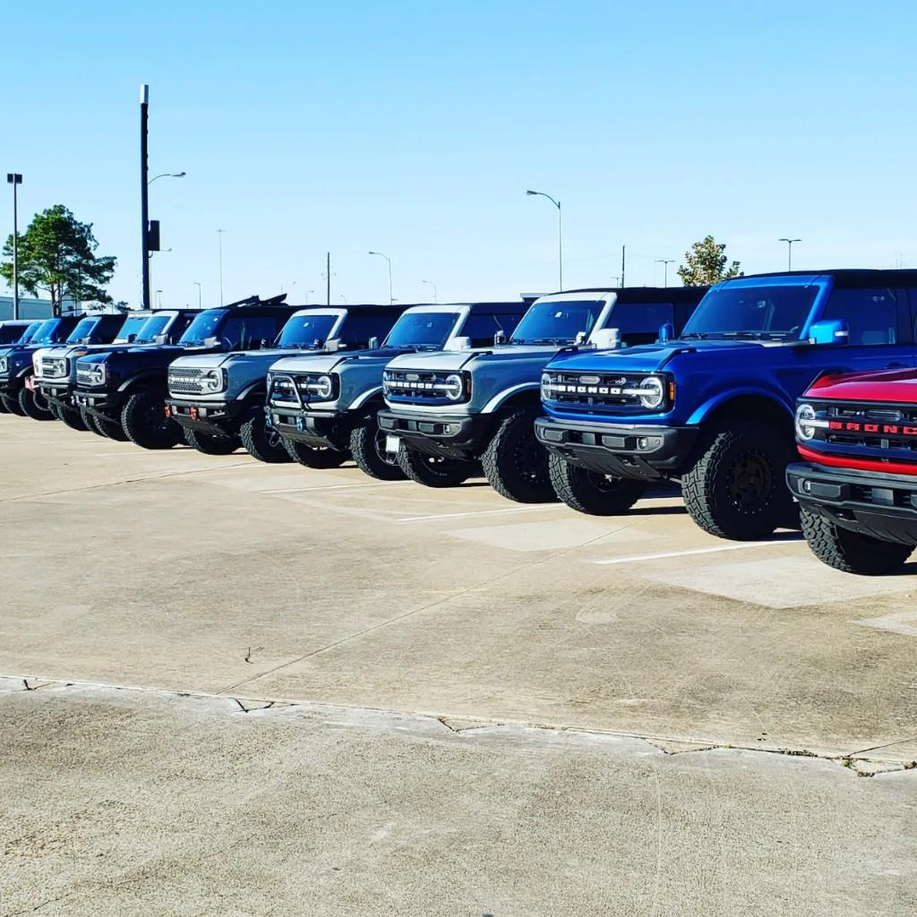 Ford Bronco Houston area meet sees 31 Broncos turn out! 8F5EC52C-F01D-48CF-831E-787D6BF5F487