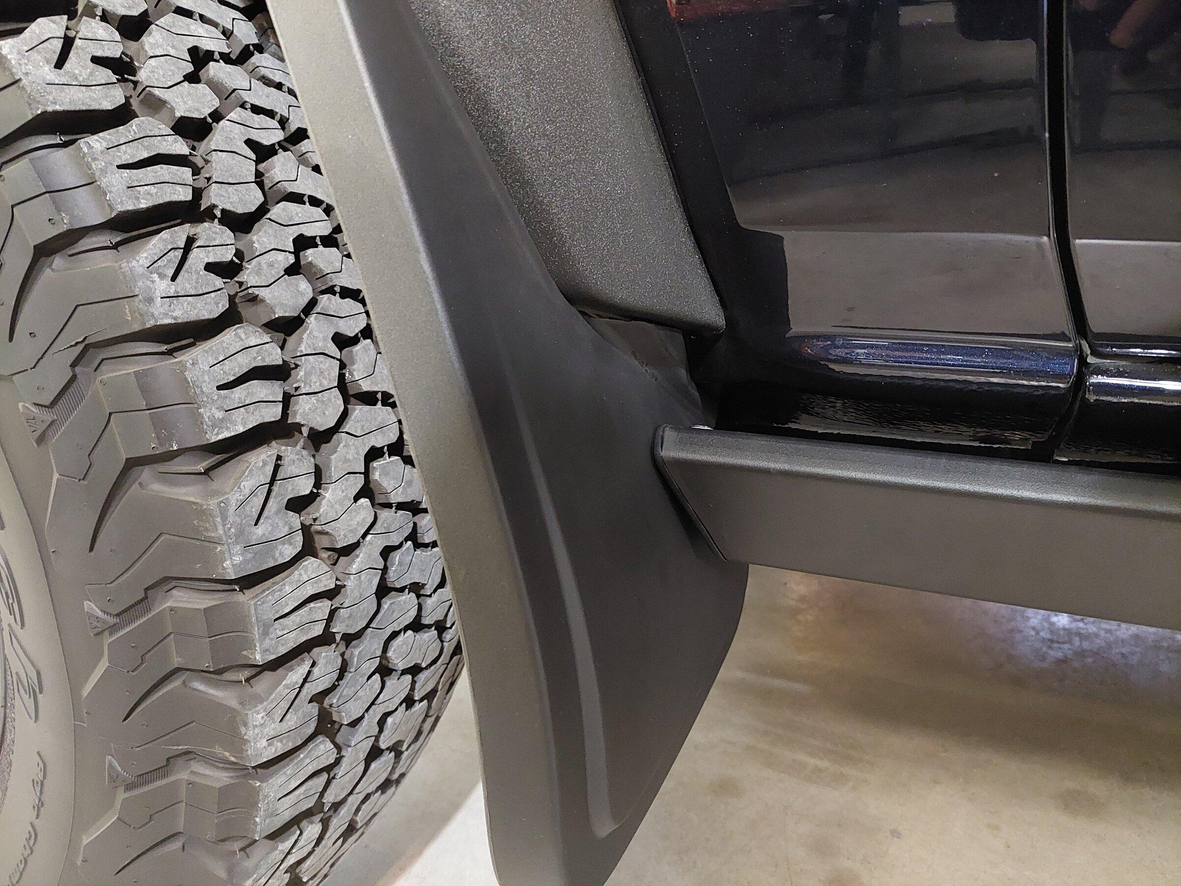 Ford Bronco Badlands squatch why no mud flaps? 20211226_164438