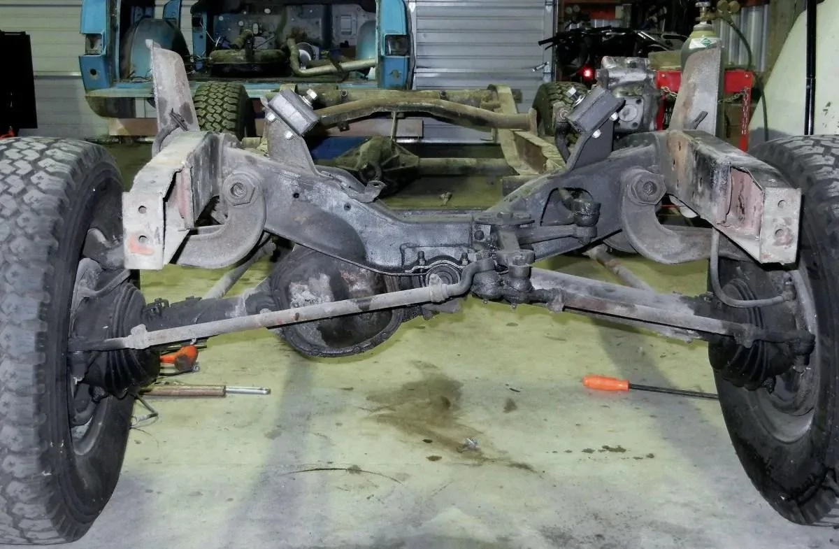 Ford Bronco Solid Front Axle Conversion? 79433072