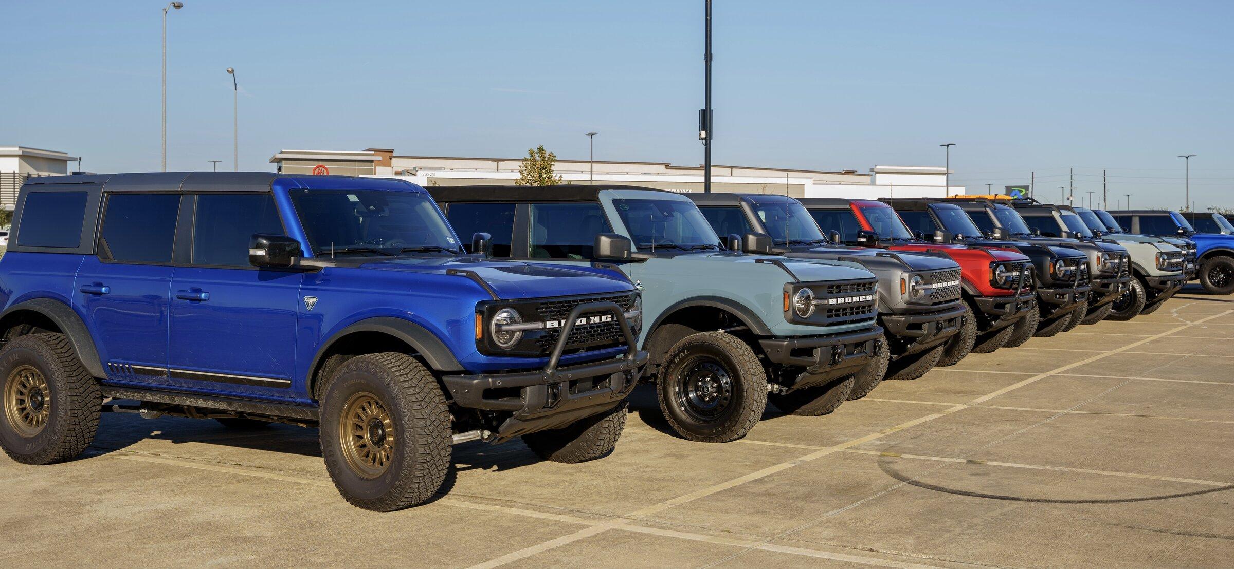 Ford Bronco Houston area meet sees 31 Broncos turn out! 0E95B755-C5A0-4B30-A472-43B956133441