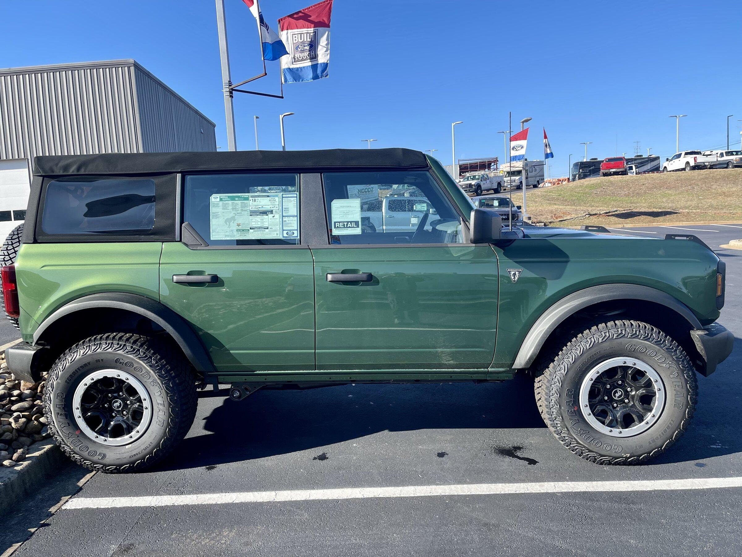 Ford Bronco ERUPTION GREEN Bronco Club 50C3871F-BF7A-4E9C-BBEE-8E6A6DD736C7