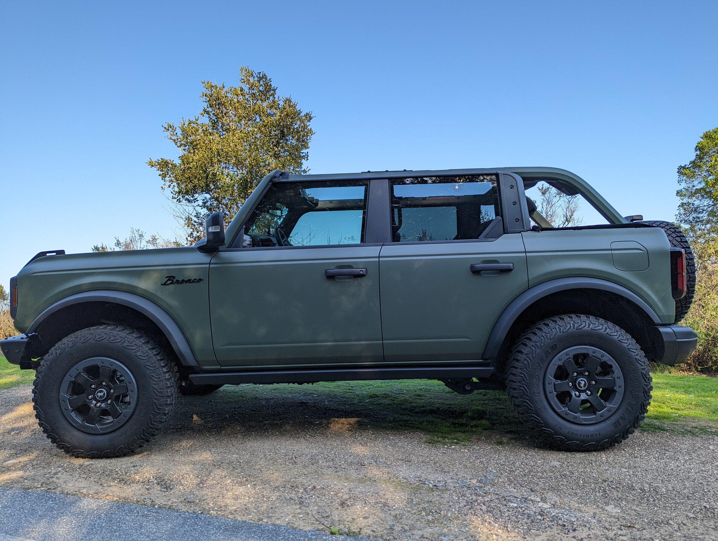 Ford Bronco Got my Badlands 4 Door Wrapped In 3M Matte Military Green PXL_20220123_221111153