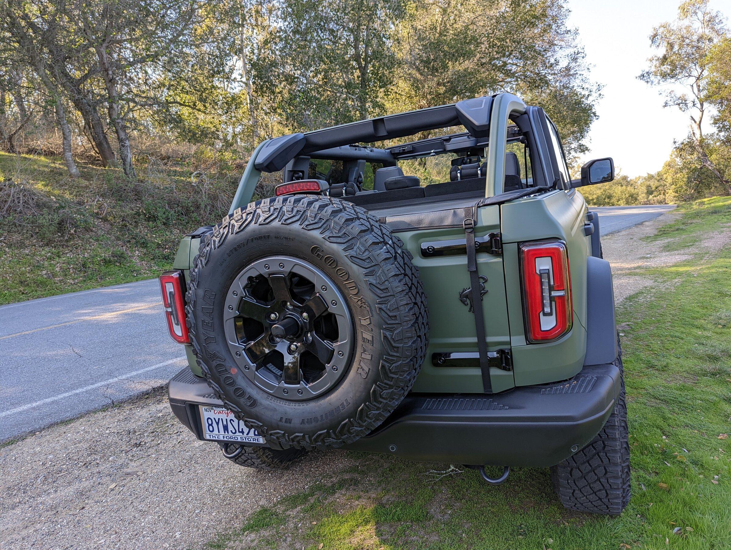 Ford Bronco Got my Badlands 4 Door Wrapped In 3M Matte Military Green PXL_20220123_221138309