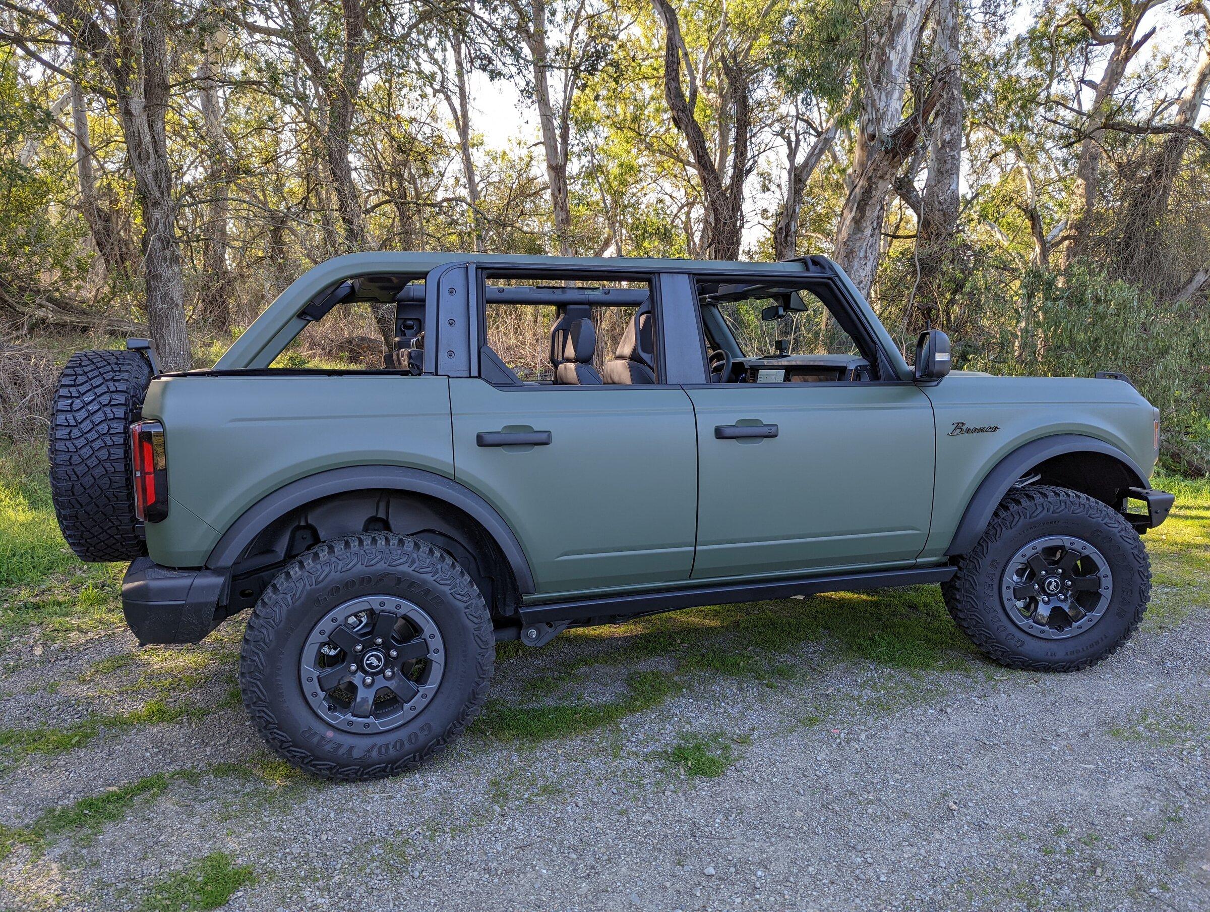 Ford Bronco Got my Badlands 4 Door Wrapped In 3M Matte Military Green PXL_20220123_221547137