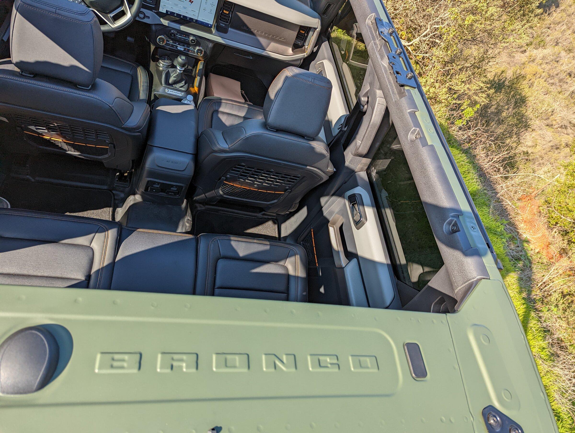 Ford Bronco Got my Badlands 4 Door Wrapped In 3M Matte Military Green PXL_20220123_220231418