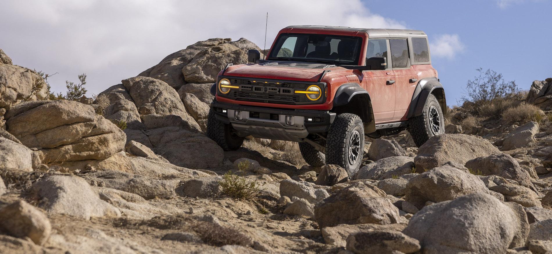 Ford Bronco 🦖 2022 Bronco Raptor Official Reveal! Specs | Info | Wallpaper | Photos | Videos 2022 Ford Bronco Raptor_07