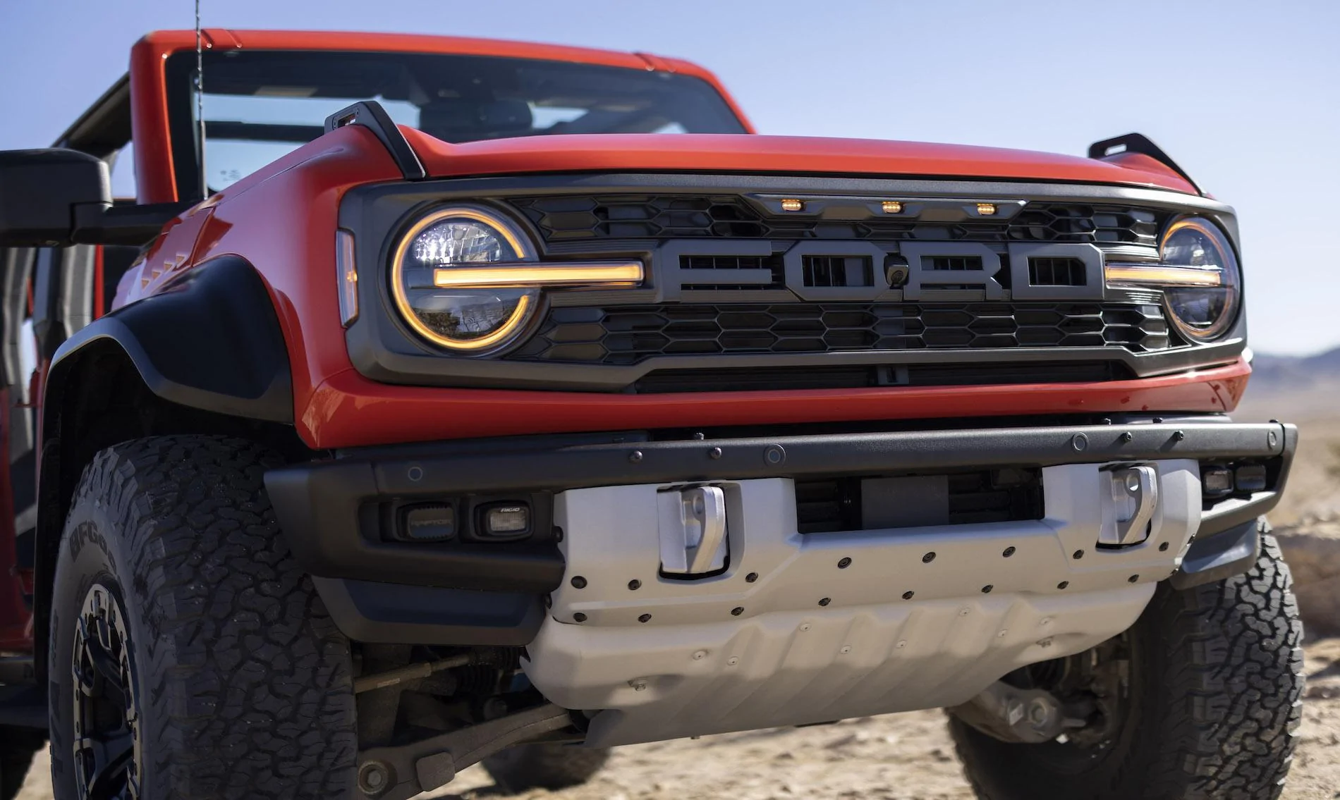 Ford Bronco 🦖 2022 Bronco Raptor Official Reveal! Specs | Info | Wallpaper | Photos | Videos 2022 Ford Bronco Raptor_details_01