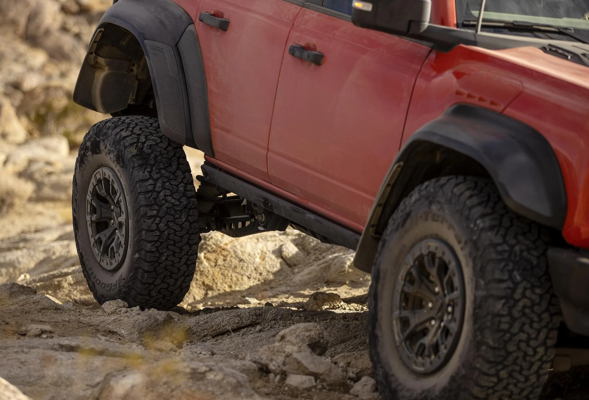 Ford Bronco 🦖 2022 Bronco Raptor Official Reveal! Specs | Info | Wallpaper | Photos | Videos 2022 Ford Bronco Raptor_details_03