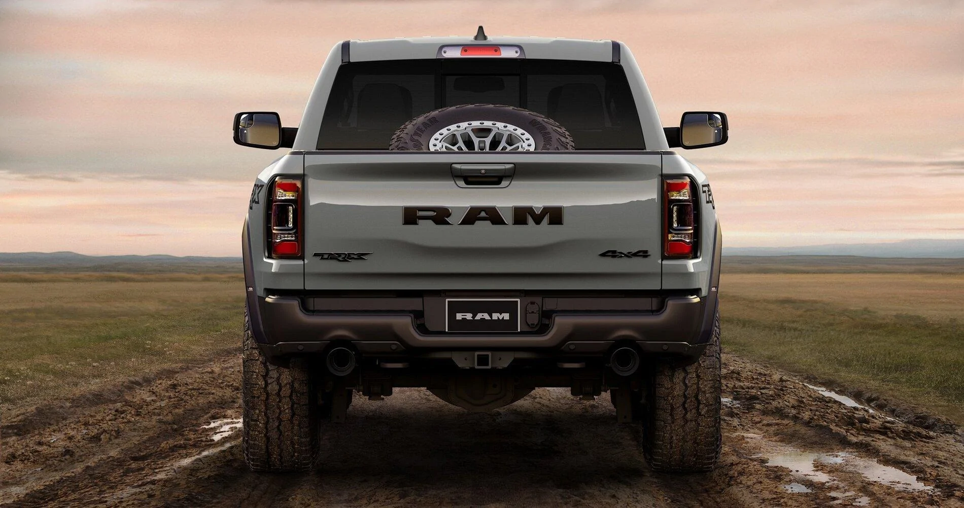 Ford Bronco Ram trying to steal some thunder... 1597701555716