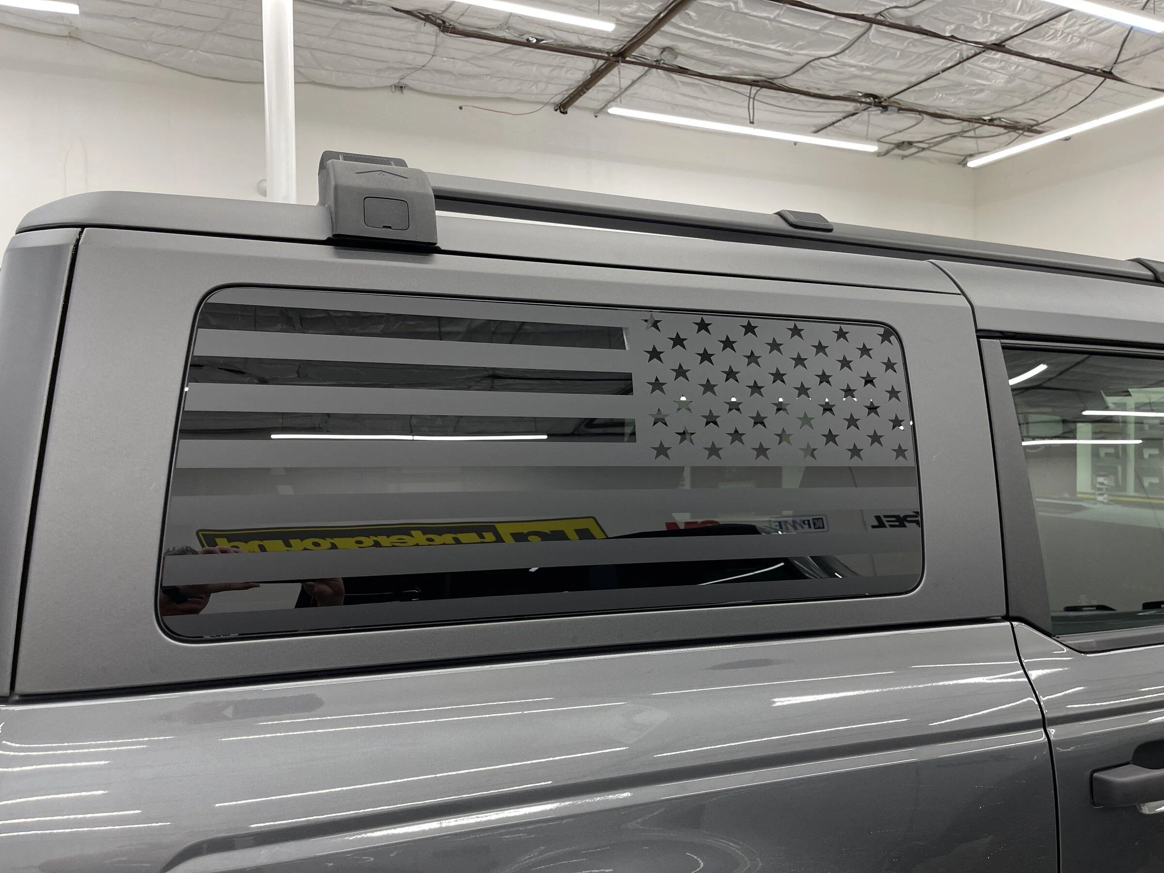Sco Flag On Rear Window Bronco rear window flags: photos and info | Bronco6G - 2021+ Ford ...