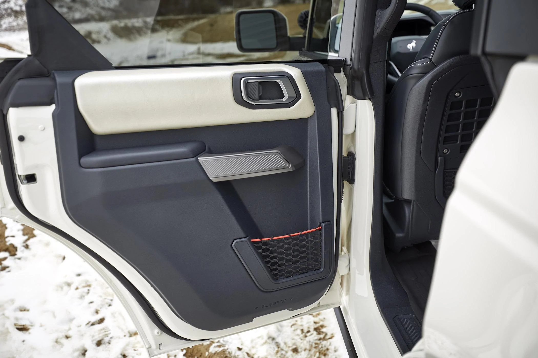 Ford Bronco ✝️ Bronco Pope Francis Center First Edition Revealed and Headed to Charity Auction 2021 Ford Bronco Pope Francis Center-First Edition_09