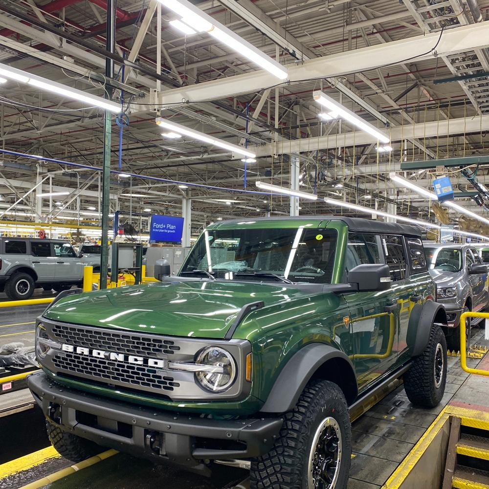 Ford Bronco 🛠 1/3/22 Build Week Group image