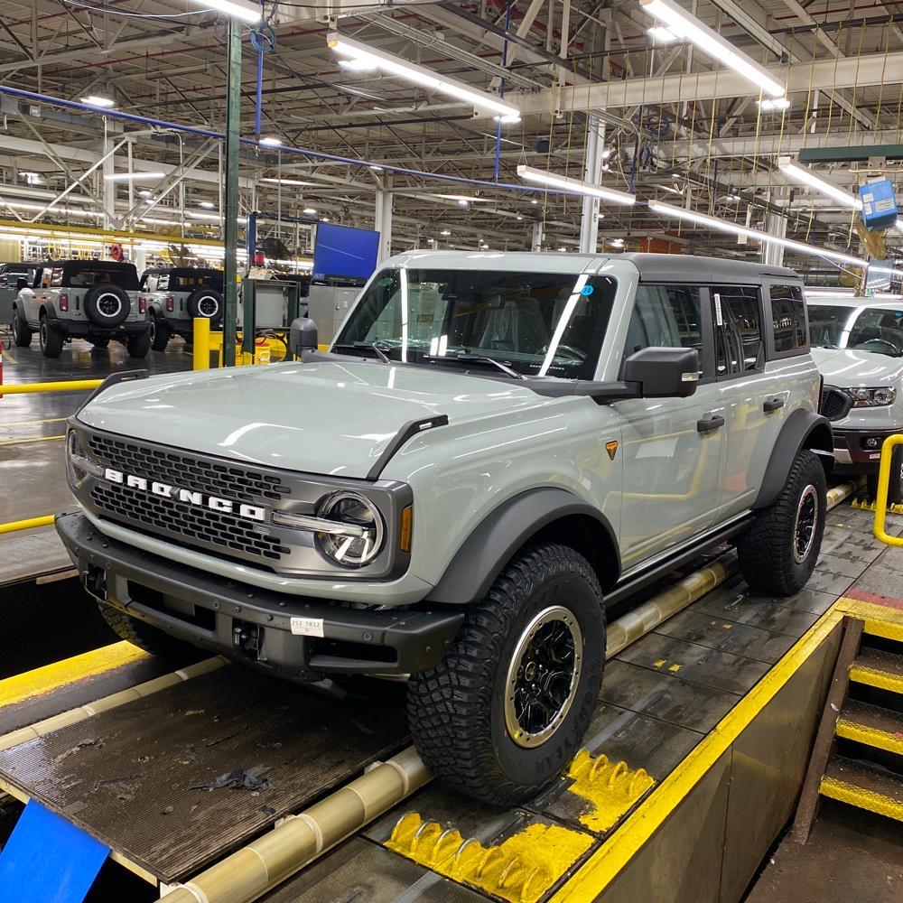 Ford Bronco CACTUS GRAY Bronco Club IMG_2509.JPG