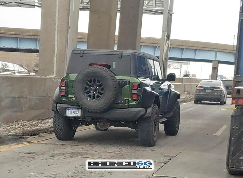 Ford Bronco Eruption Green Bronco Raptor spotted! Eruption Green Bronco Raptor spotted in wil