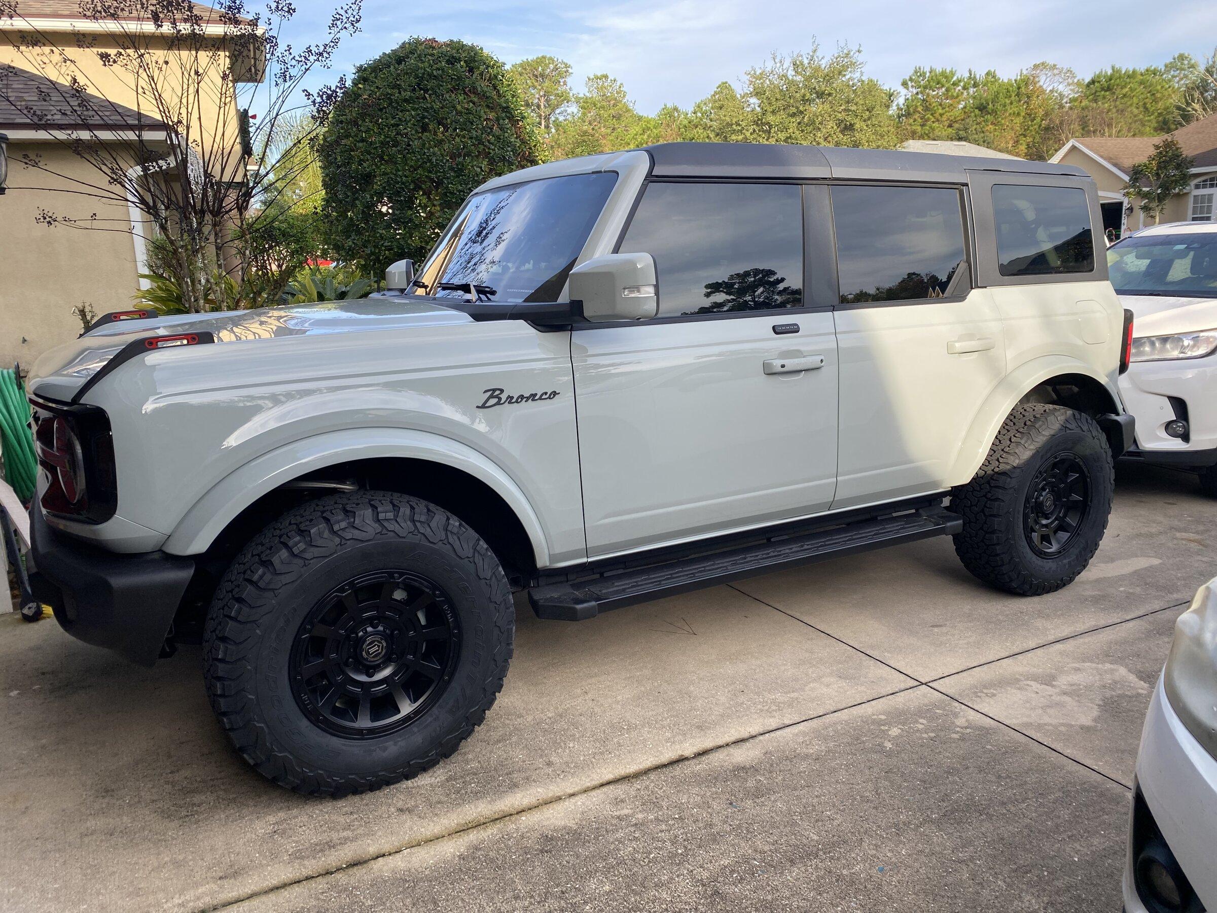 Ford Bronco Icon Thrust Wheels installed 758E095C-20E1-4C50-B801-1EDF8803FCD8