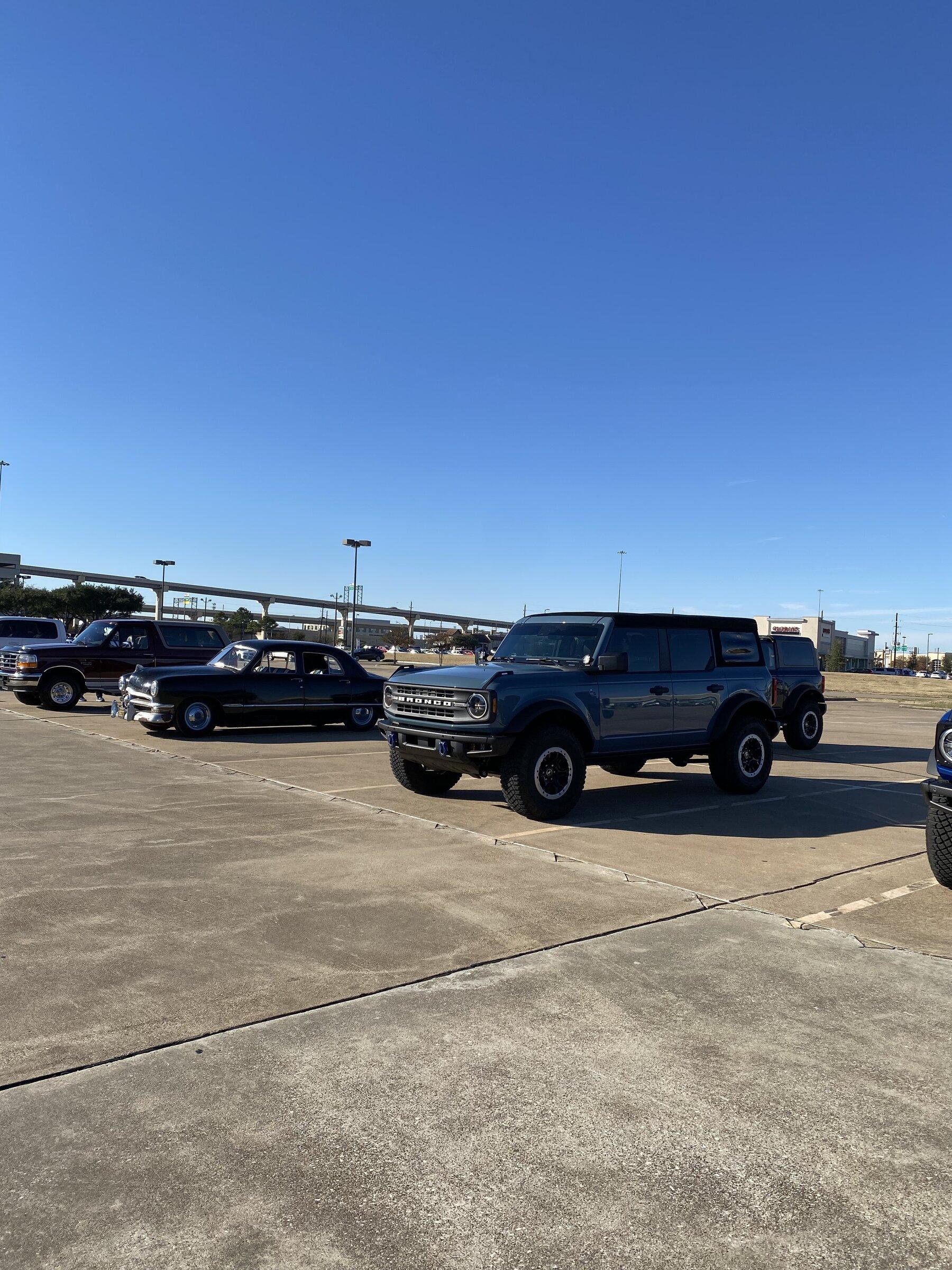 Ford Bronco Houston area meet sees 31 Broncos turn out! 16796C78-63B2-40A8-B997-E3BC5F430679