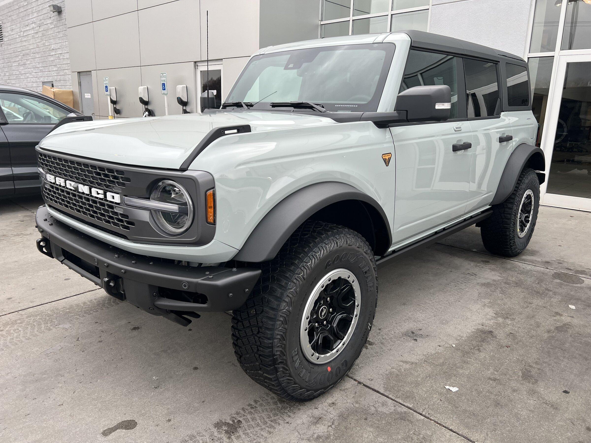 Ford Bronco 🛠 12/20/21 Build Week Group 66483174770__8175DA76-6B81-483A-81DA-AD765F1C8885